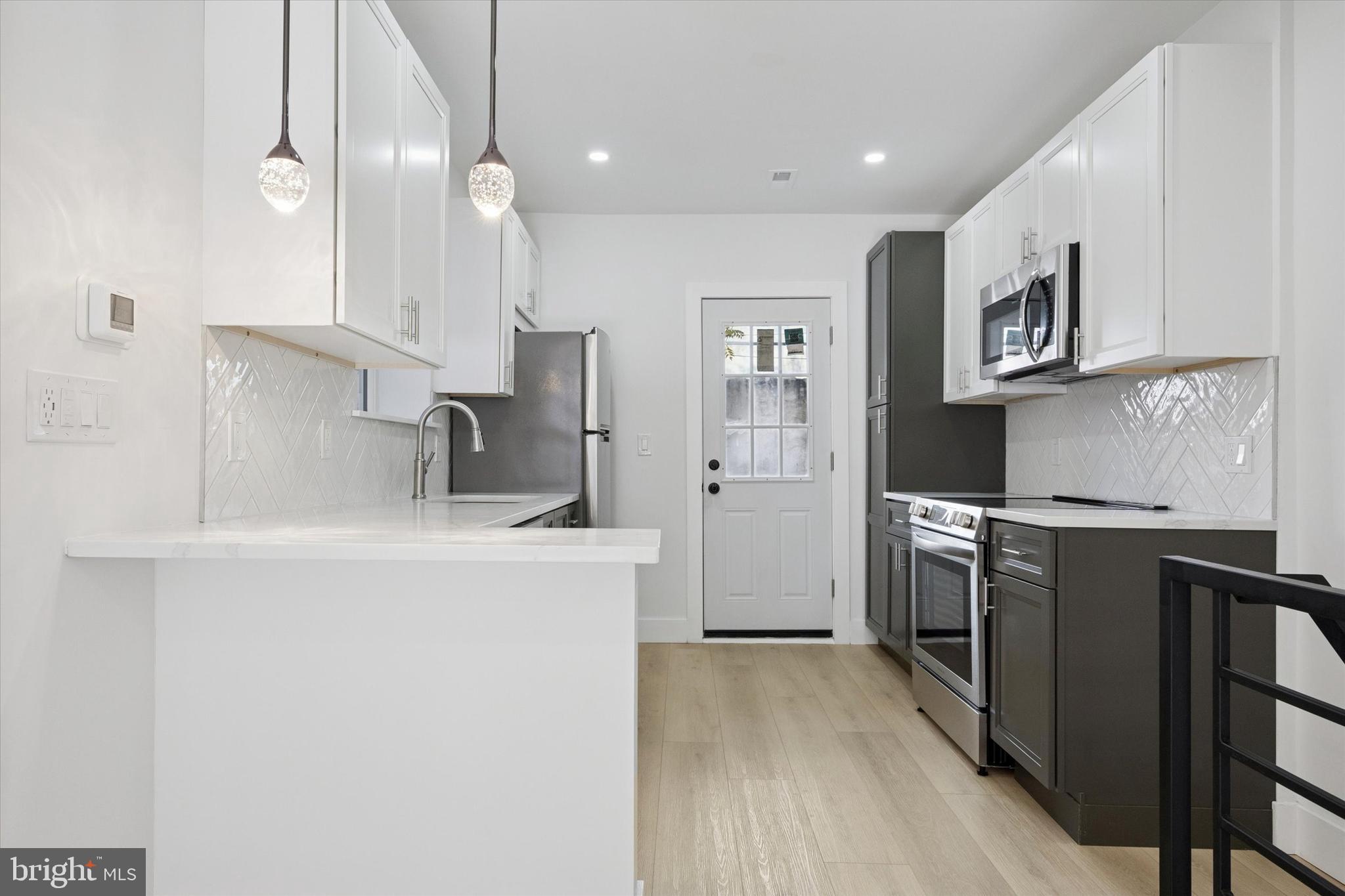 POINT BREEZE - Residential