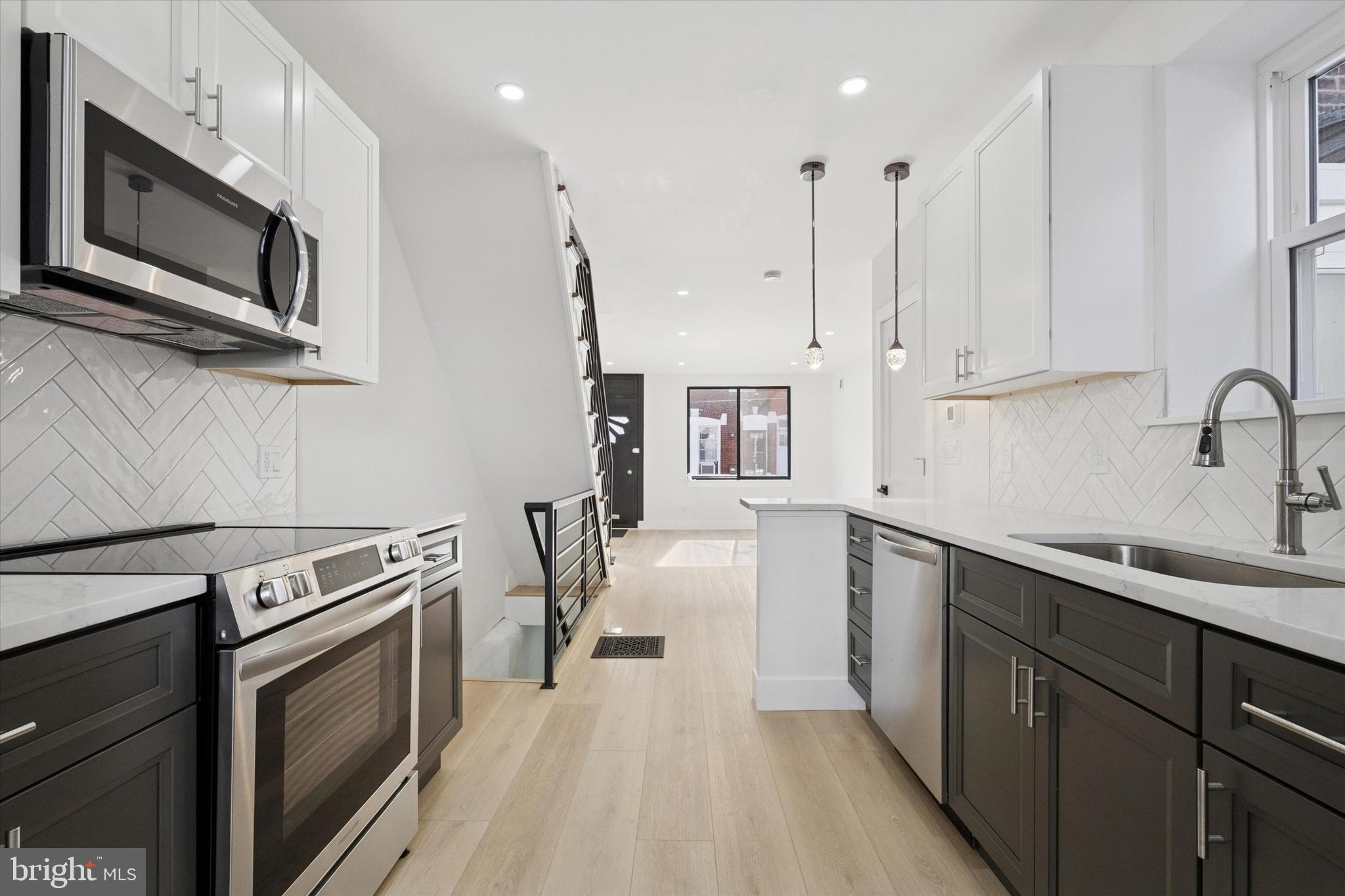 POINT BREEZE - Residential