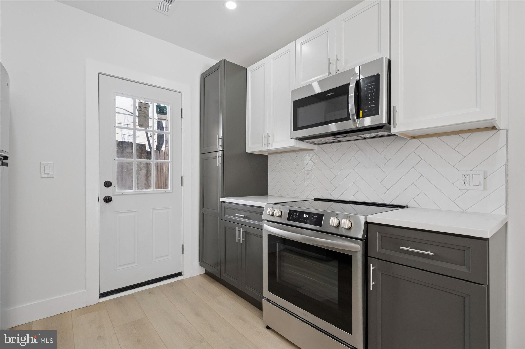 POINT BREEZE - Residential