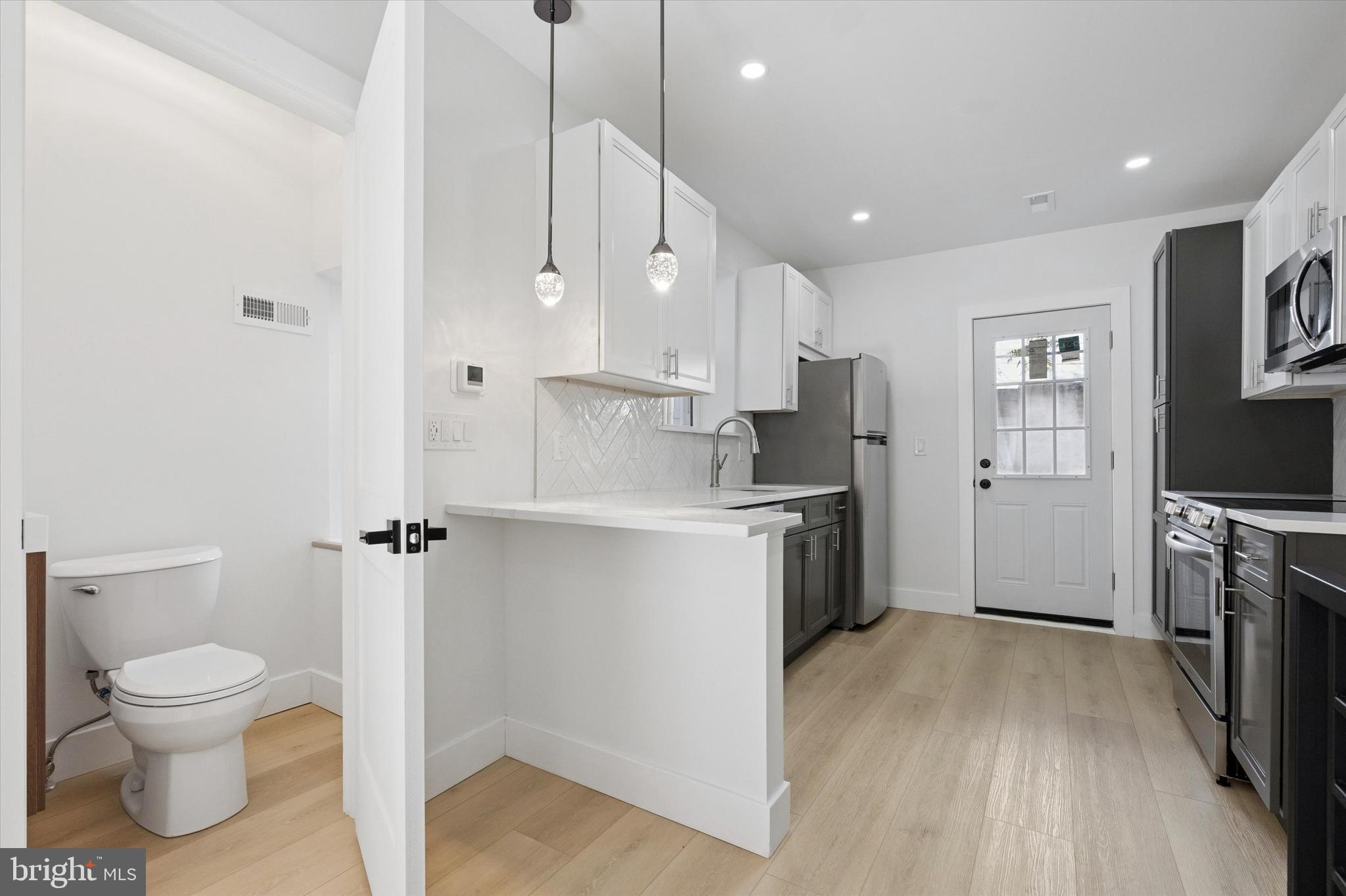 POINT BREEZE - Residential