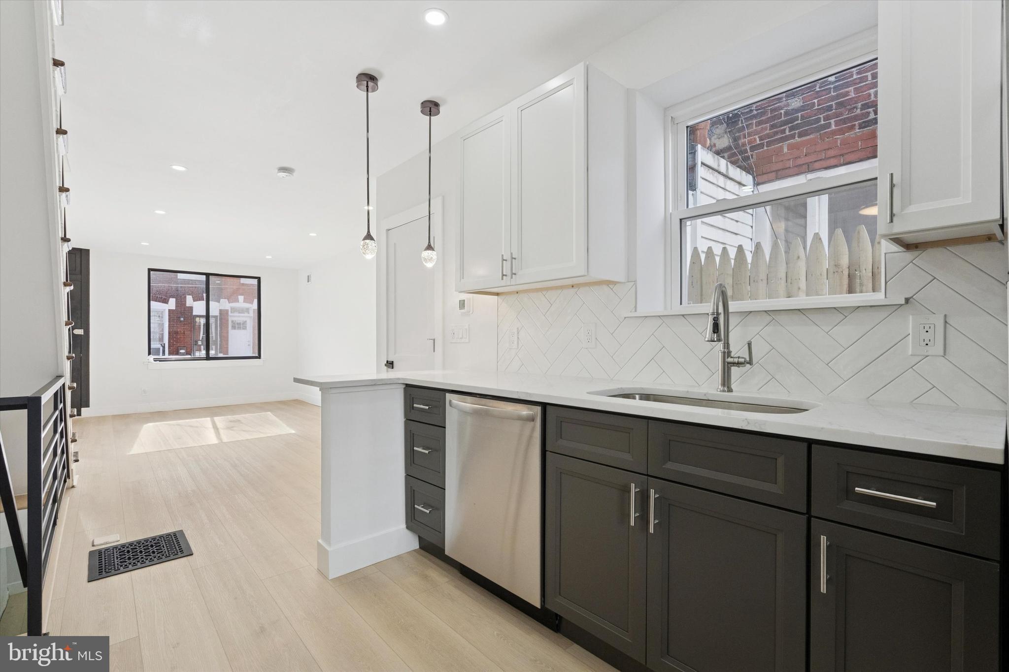 POINT BREEZE - Residential