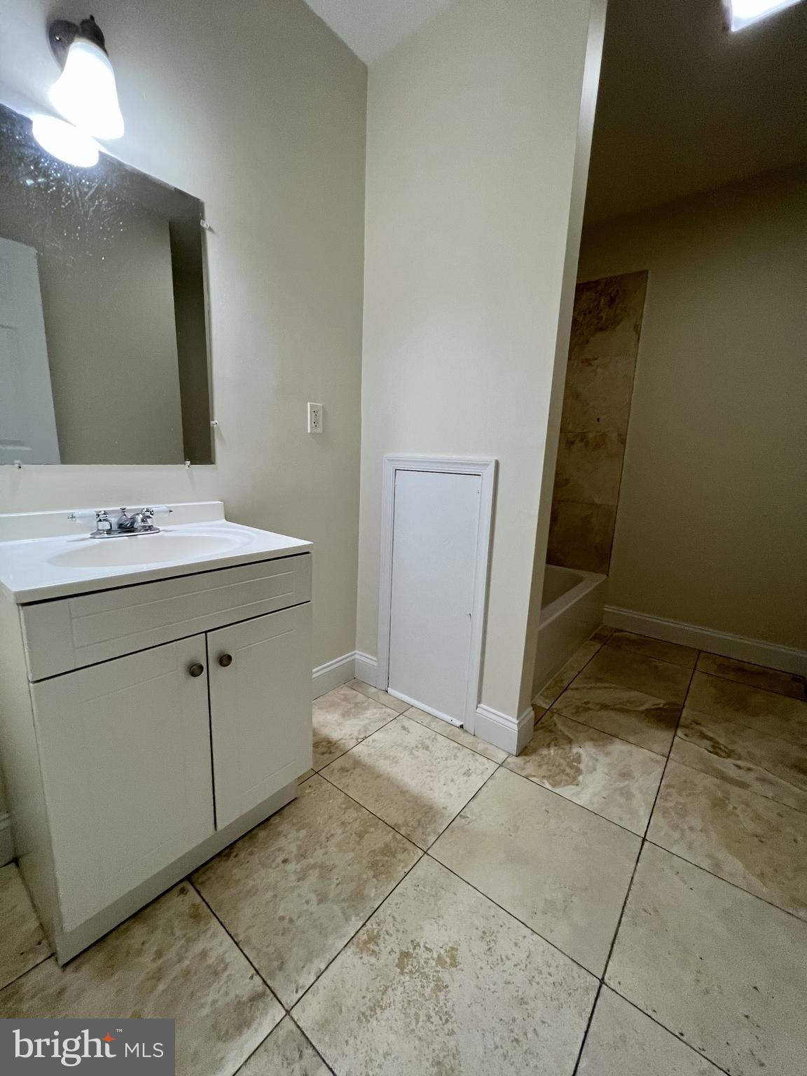 TEMPLE UNIVERSITY - Residential Lease