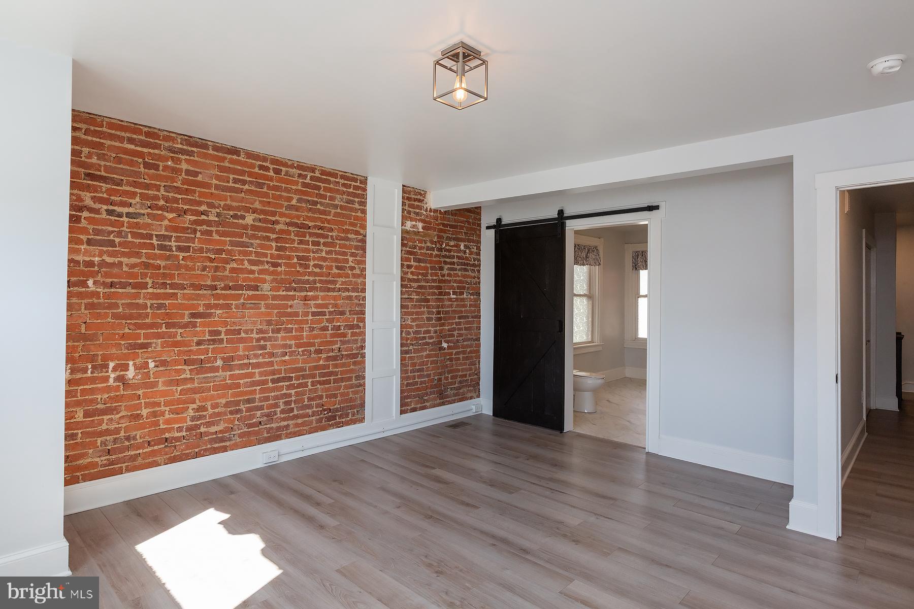 LANCASTER - Residential