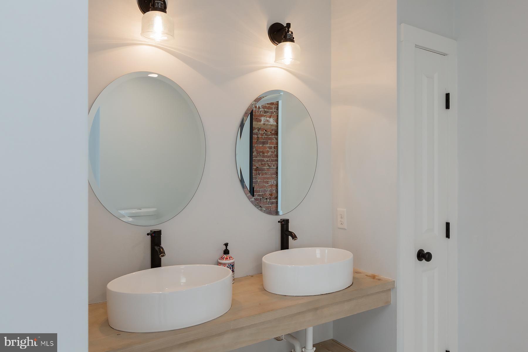 LANCASTER - Residential