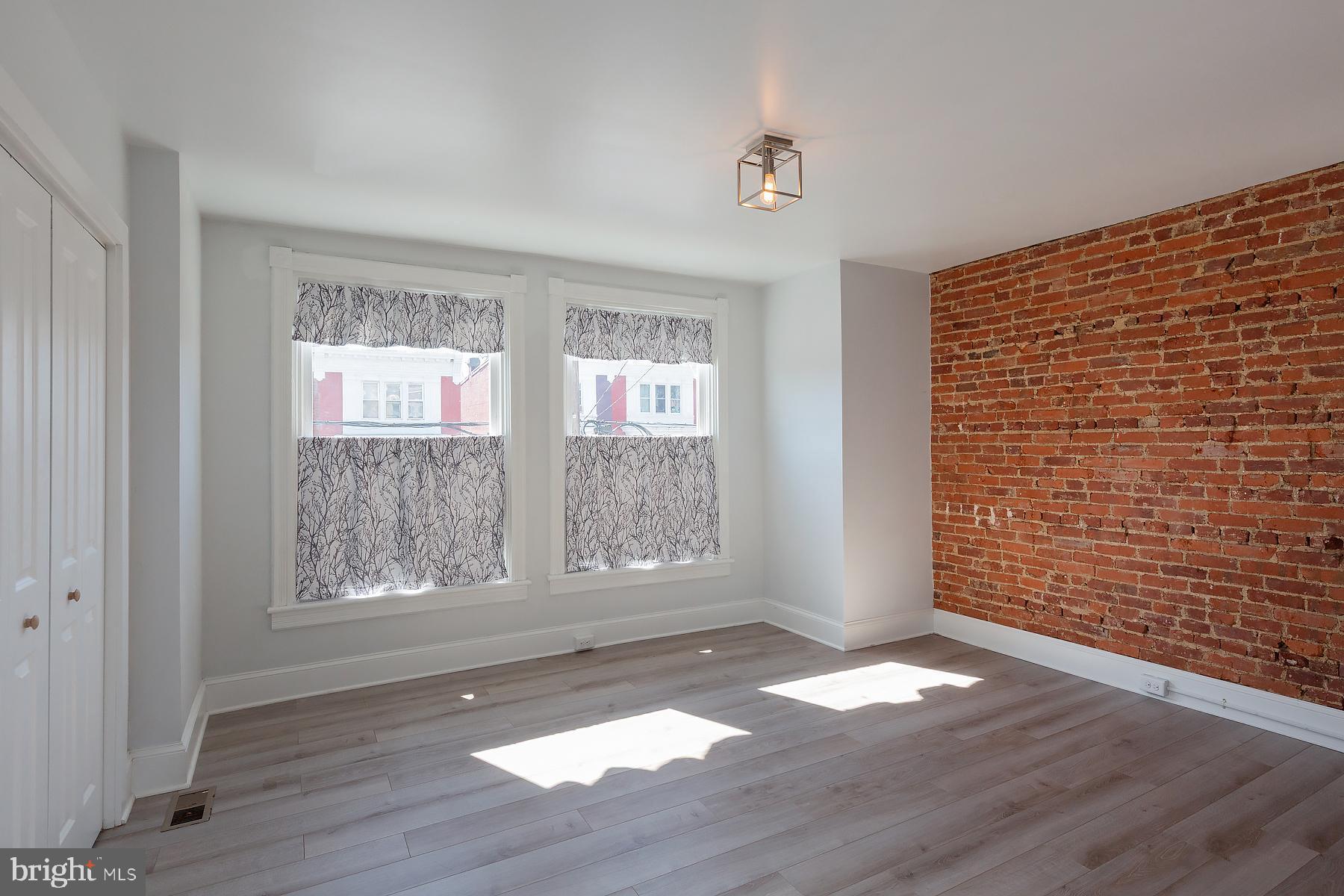 LANCASTER - Residential