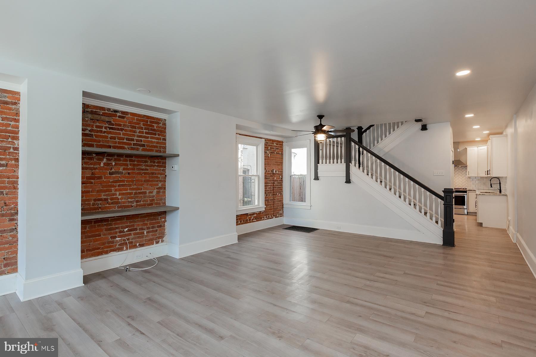 LANCASTER - Residential