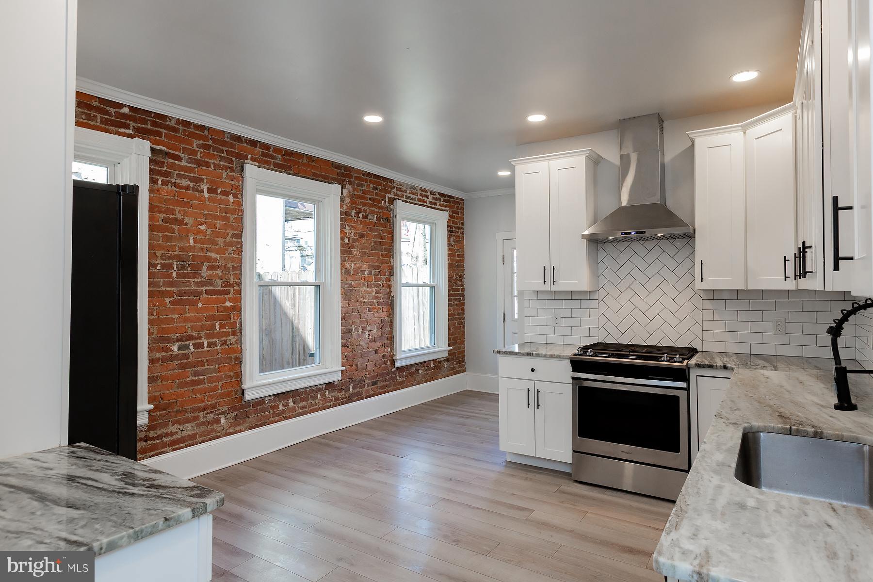 LANCASTER - Residential