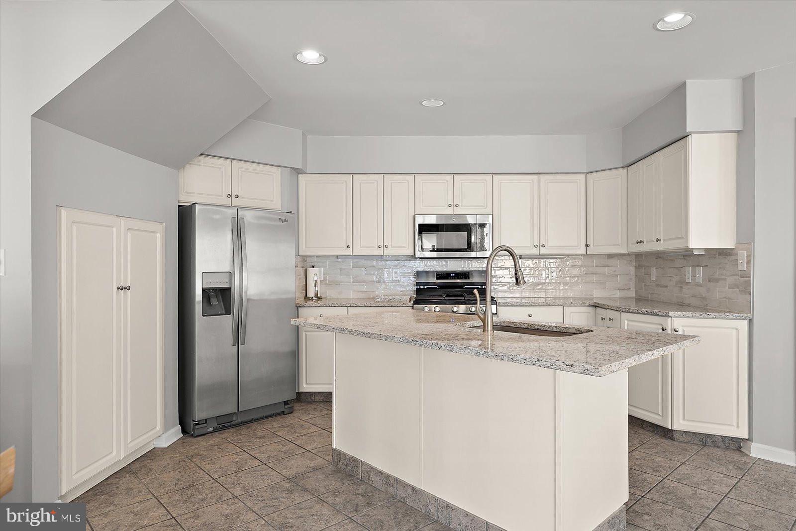 OYSTER HARBOR - Residential