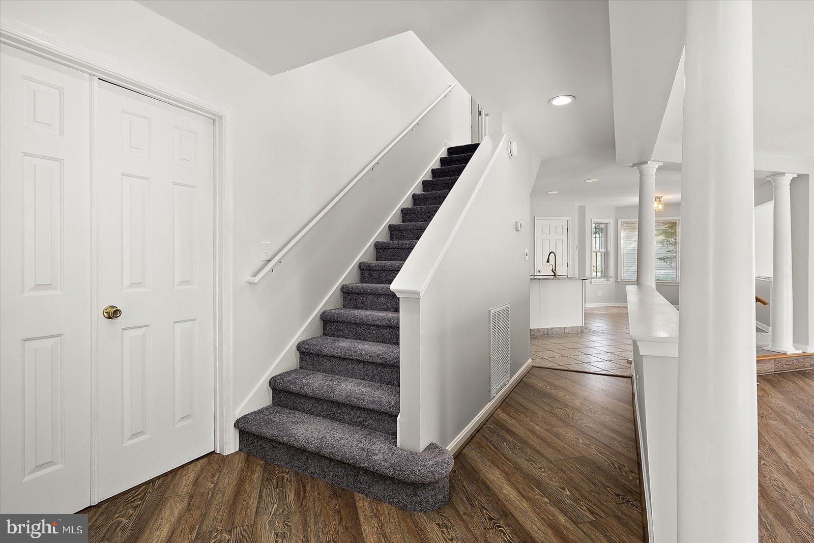 OYSTER HARBOR - Residential