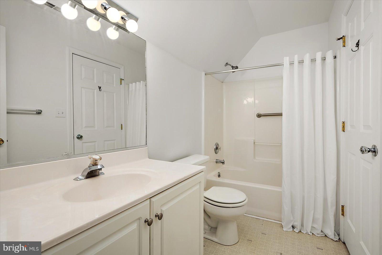 OYSTER HARBOR - Residential