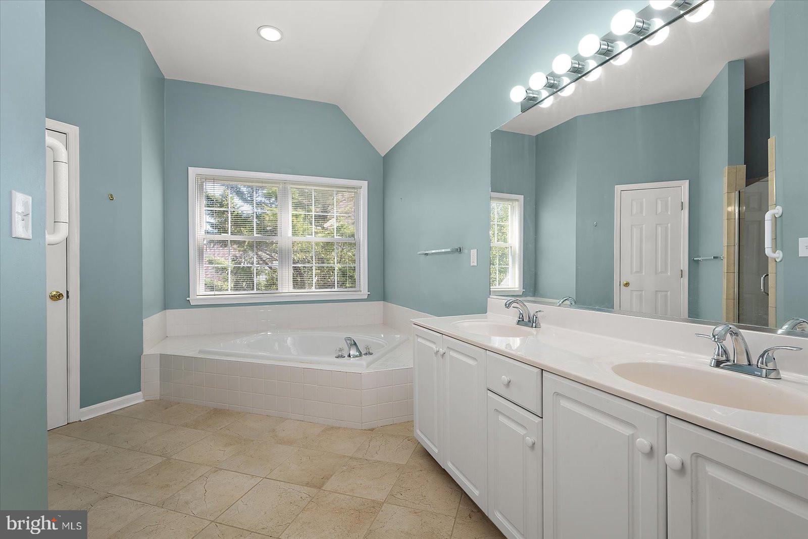 OYSTER HARBOR - Residential