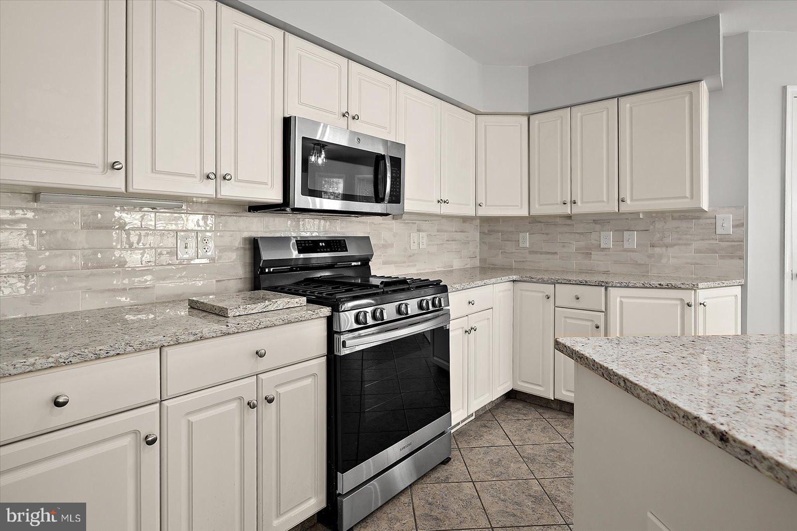 OYSTER HARBOR - Residential