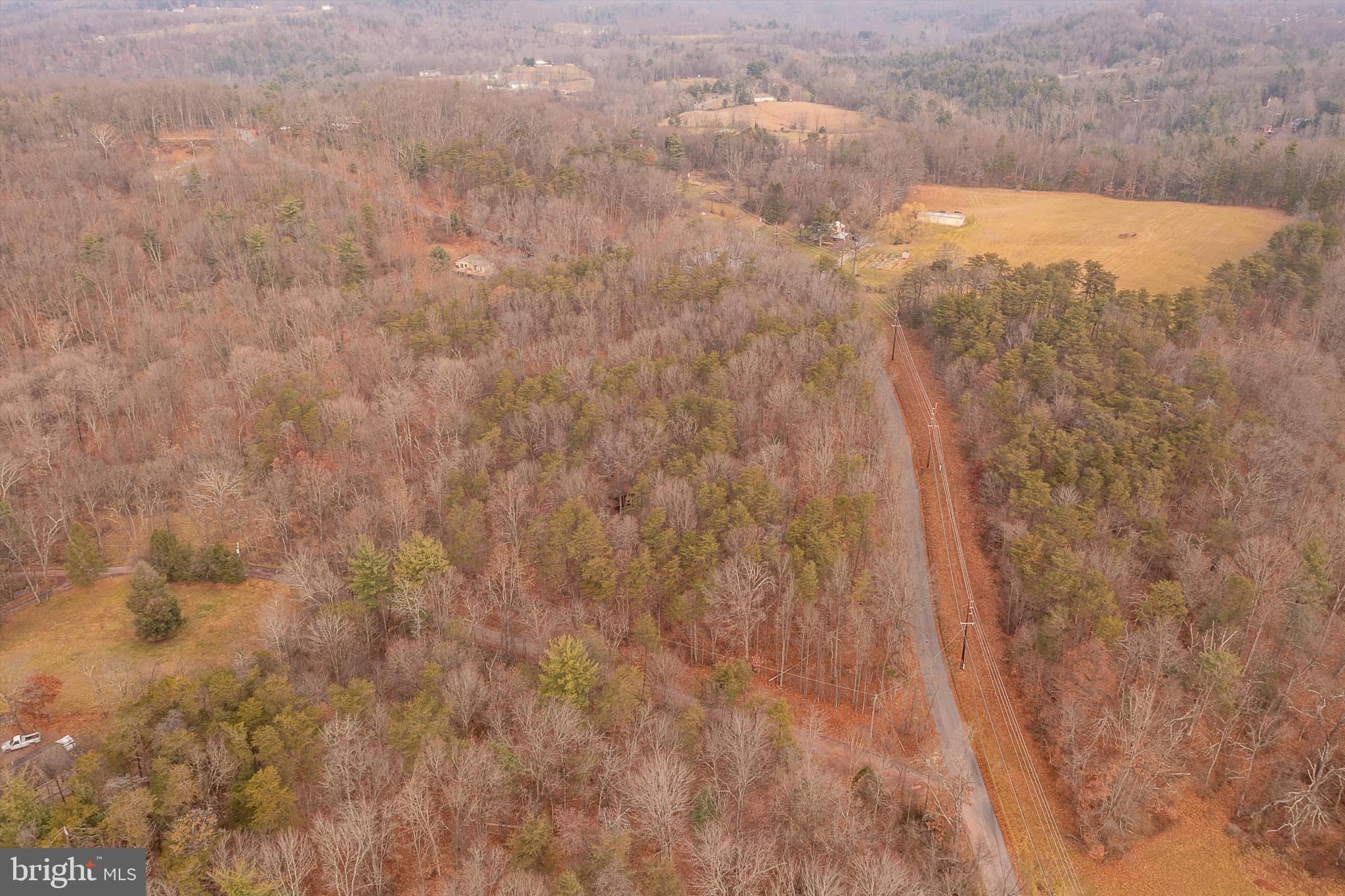 SPRUCE PINE HOLLOW - Land