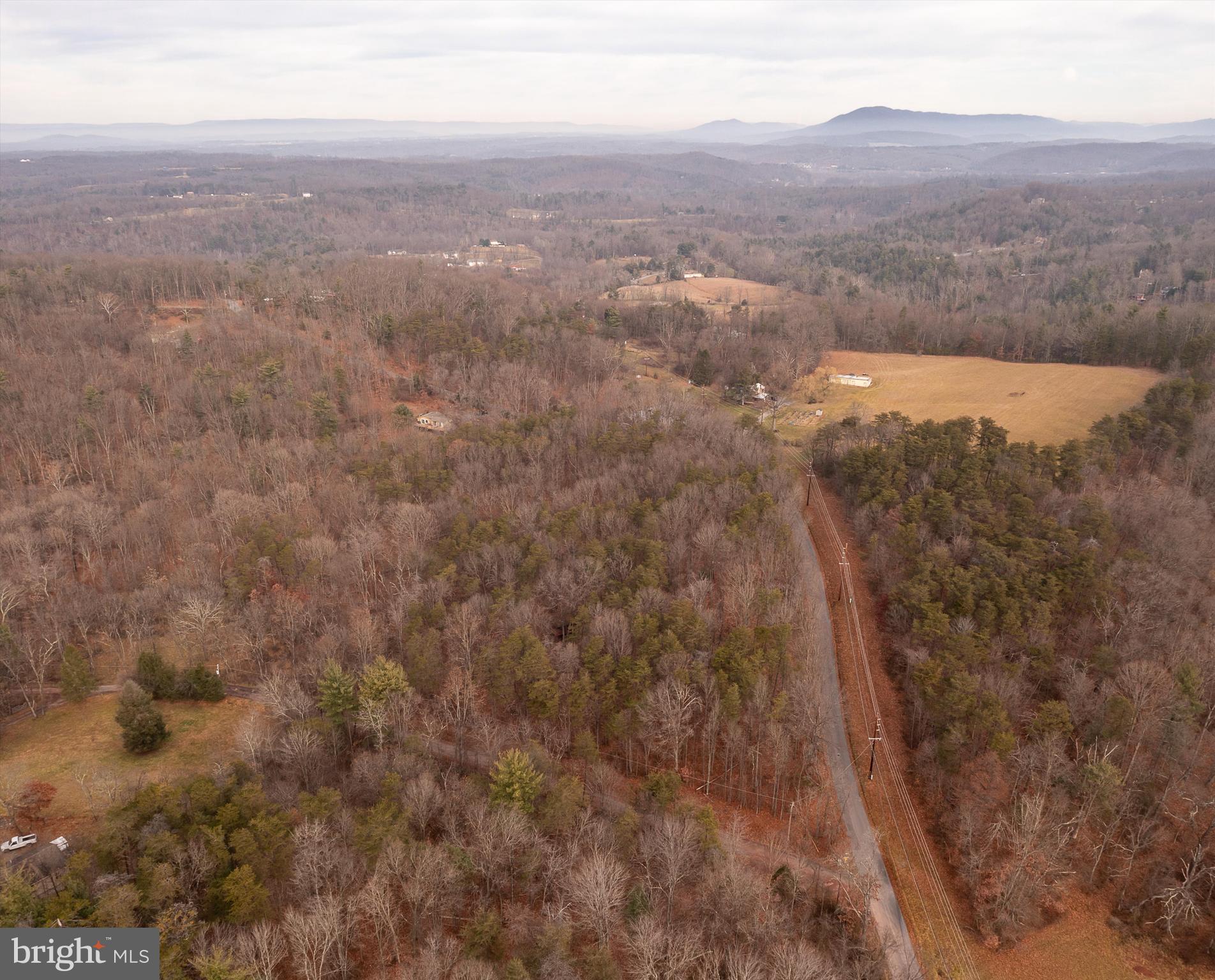 SPRUCE PINE HOLLOW - Land