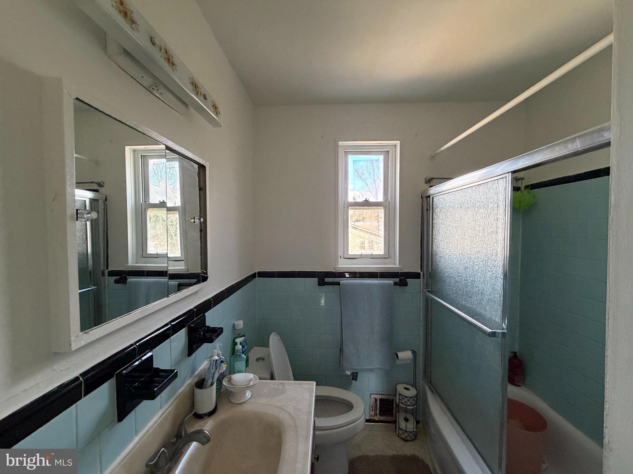 WOOD MANOR - Residential