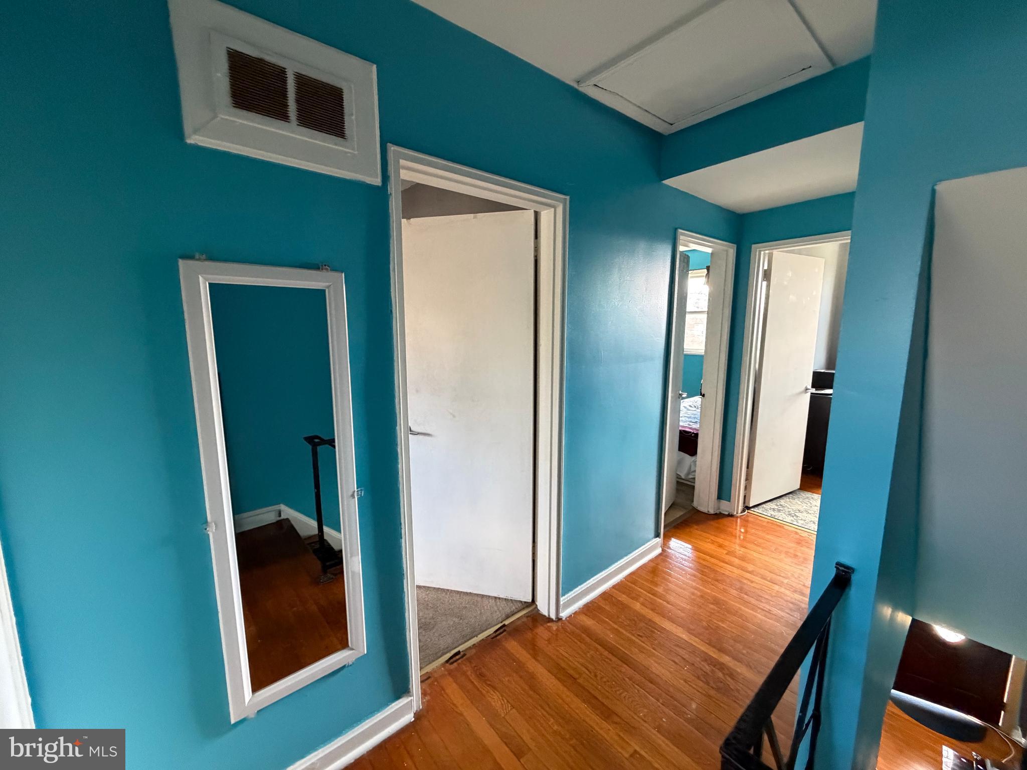 WOOD MANOR - Residential