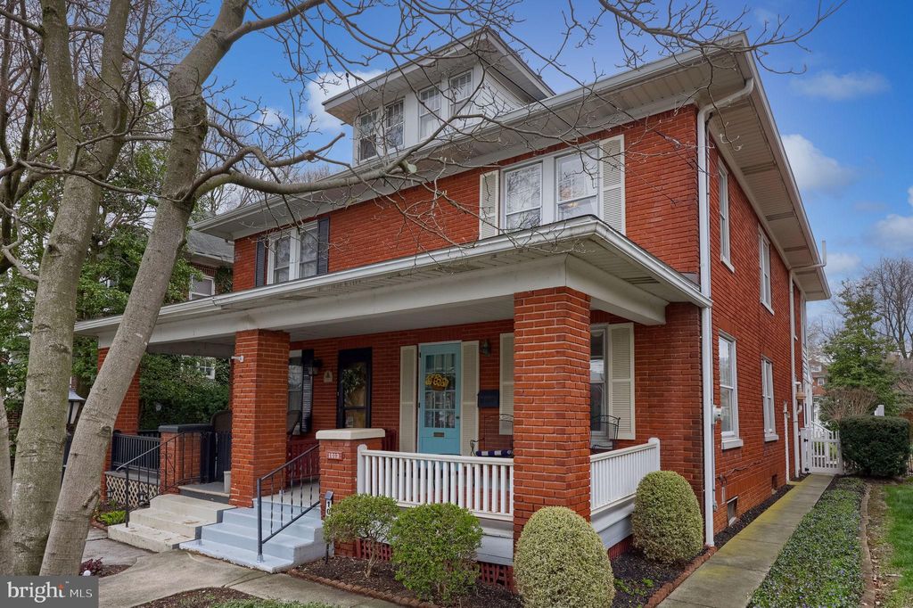 Photo of 1013 Locust Street, COLUMBIA, PA 17512 (MLS # PALA2085812)