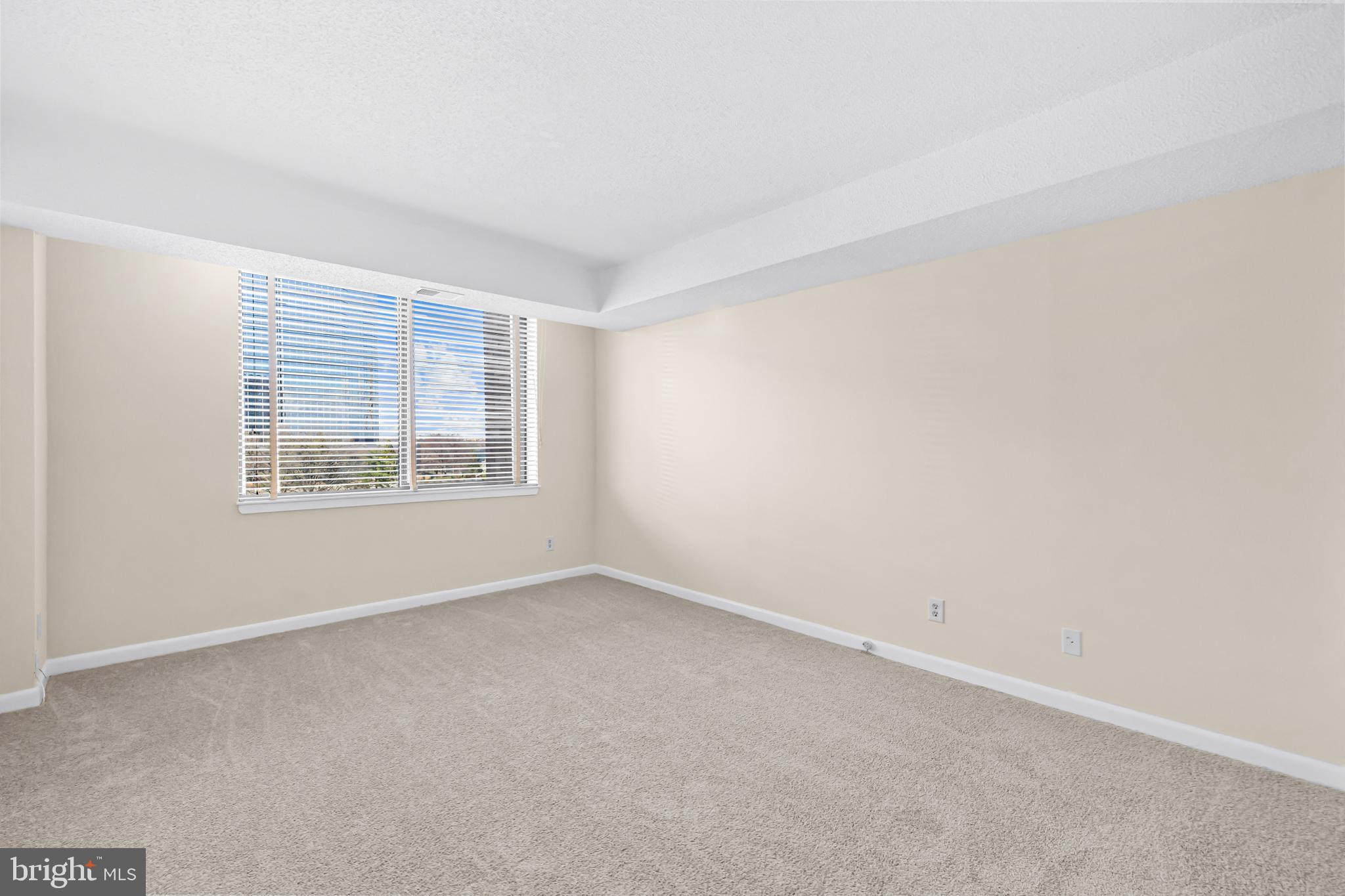 SKYLINE HOUSE - Residential