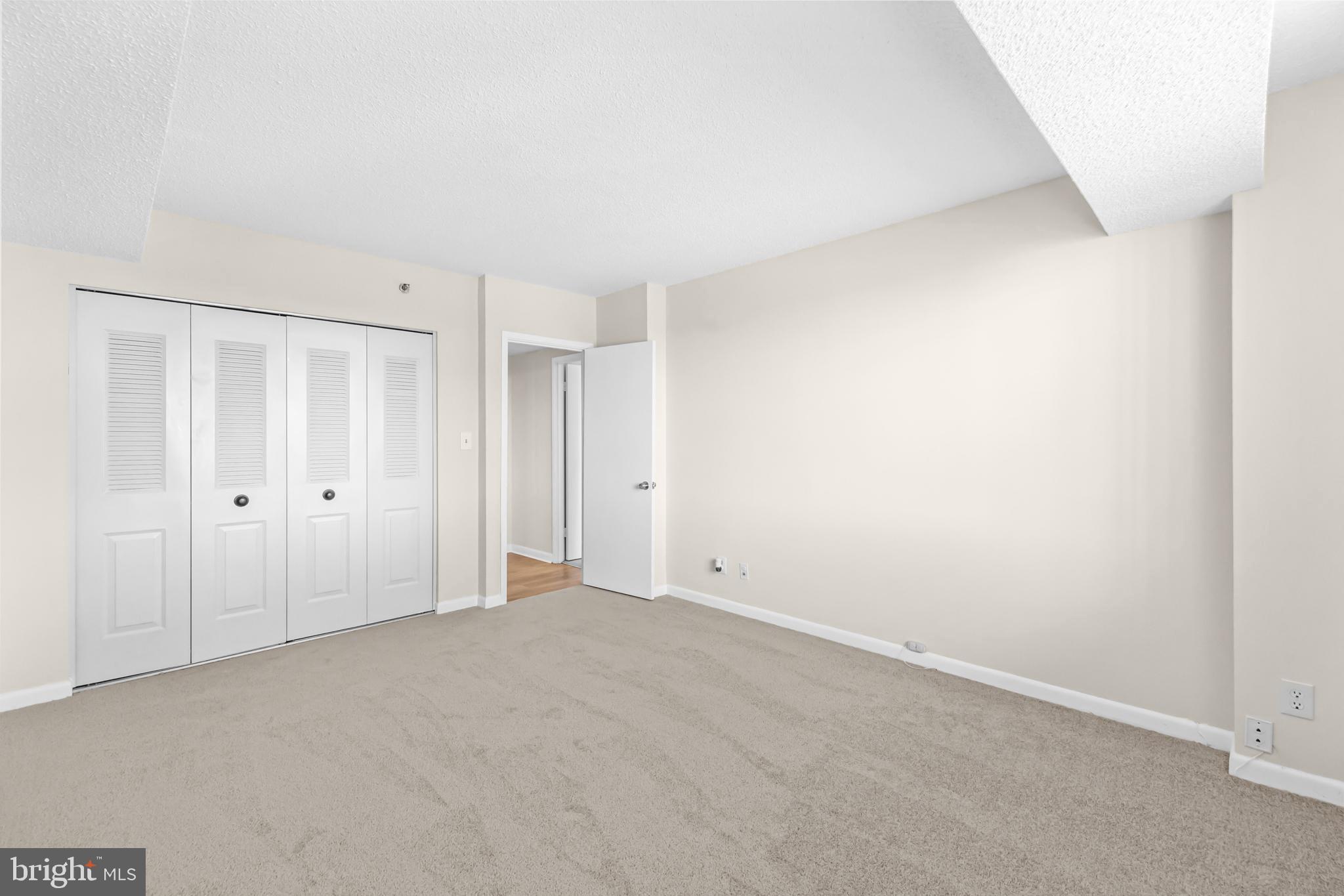 SKYLINE HOUSE - Residential