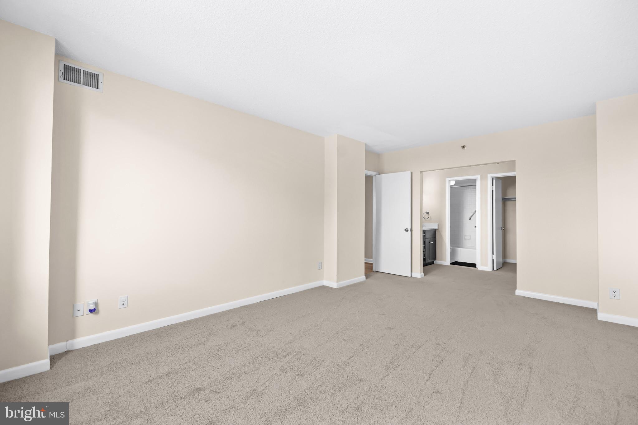 SKYLINE HOUSE - Residential