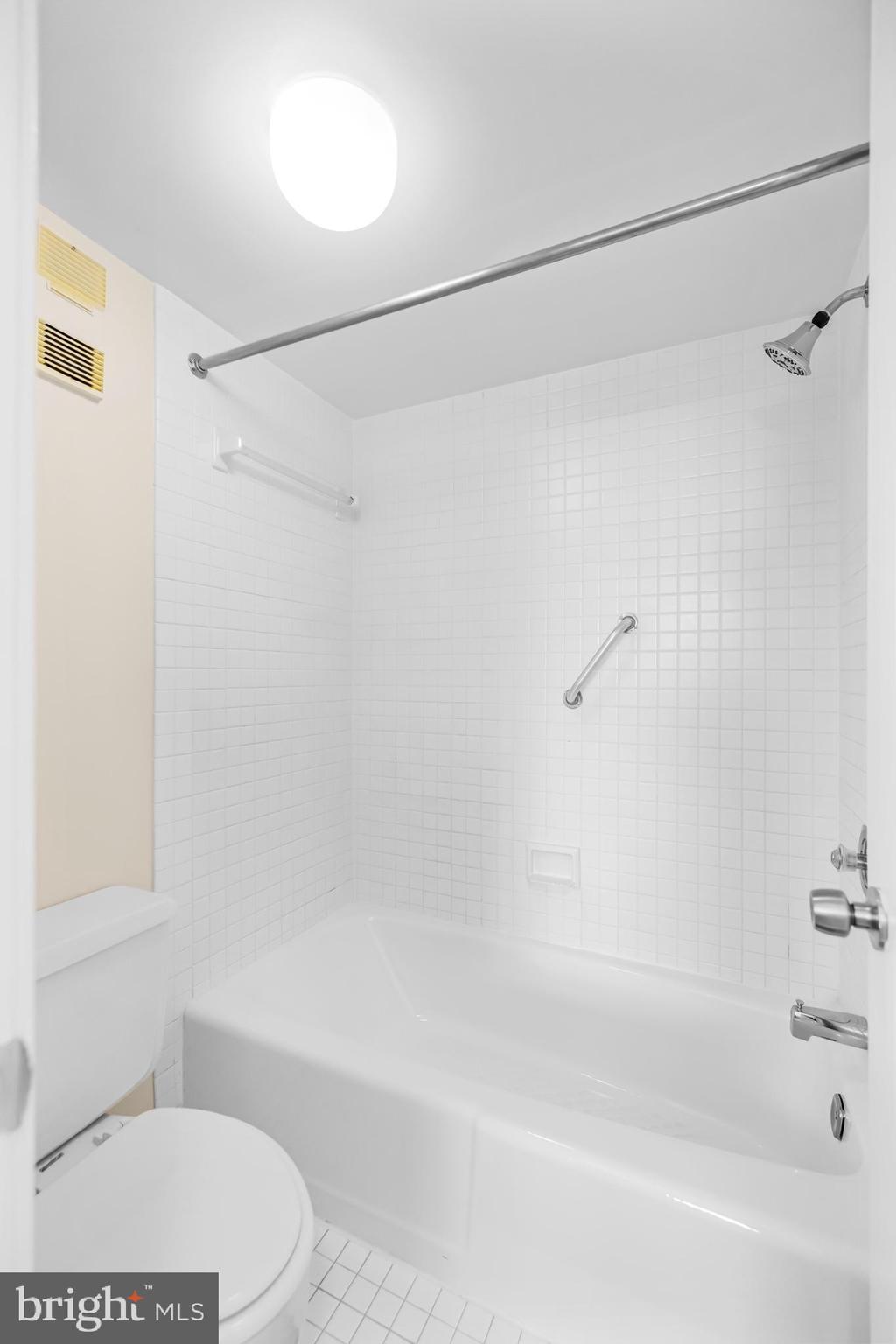 SKYLINE HOUSE - Residential