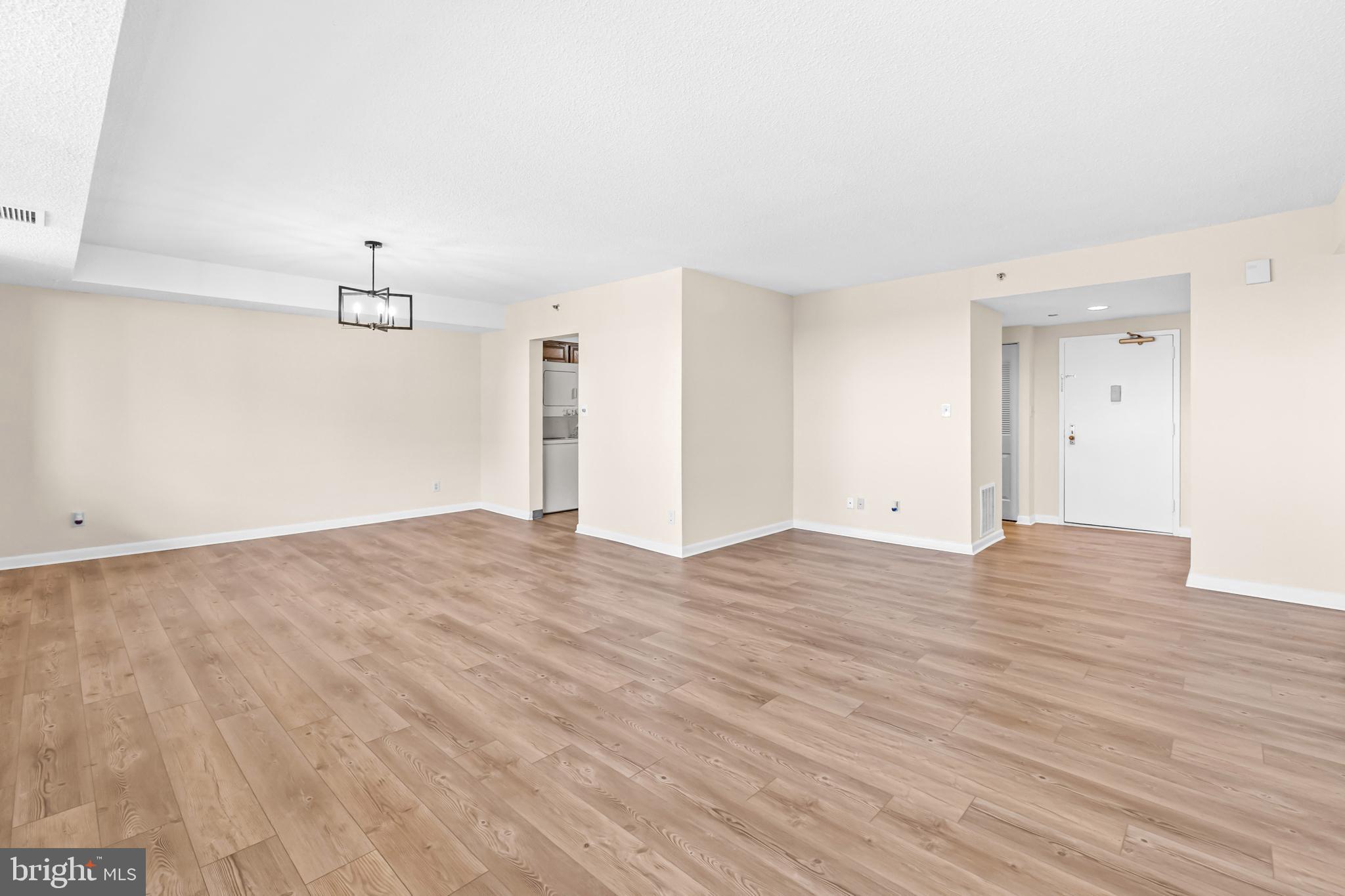 SKYLINE HOUSE - Residential