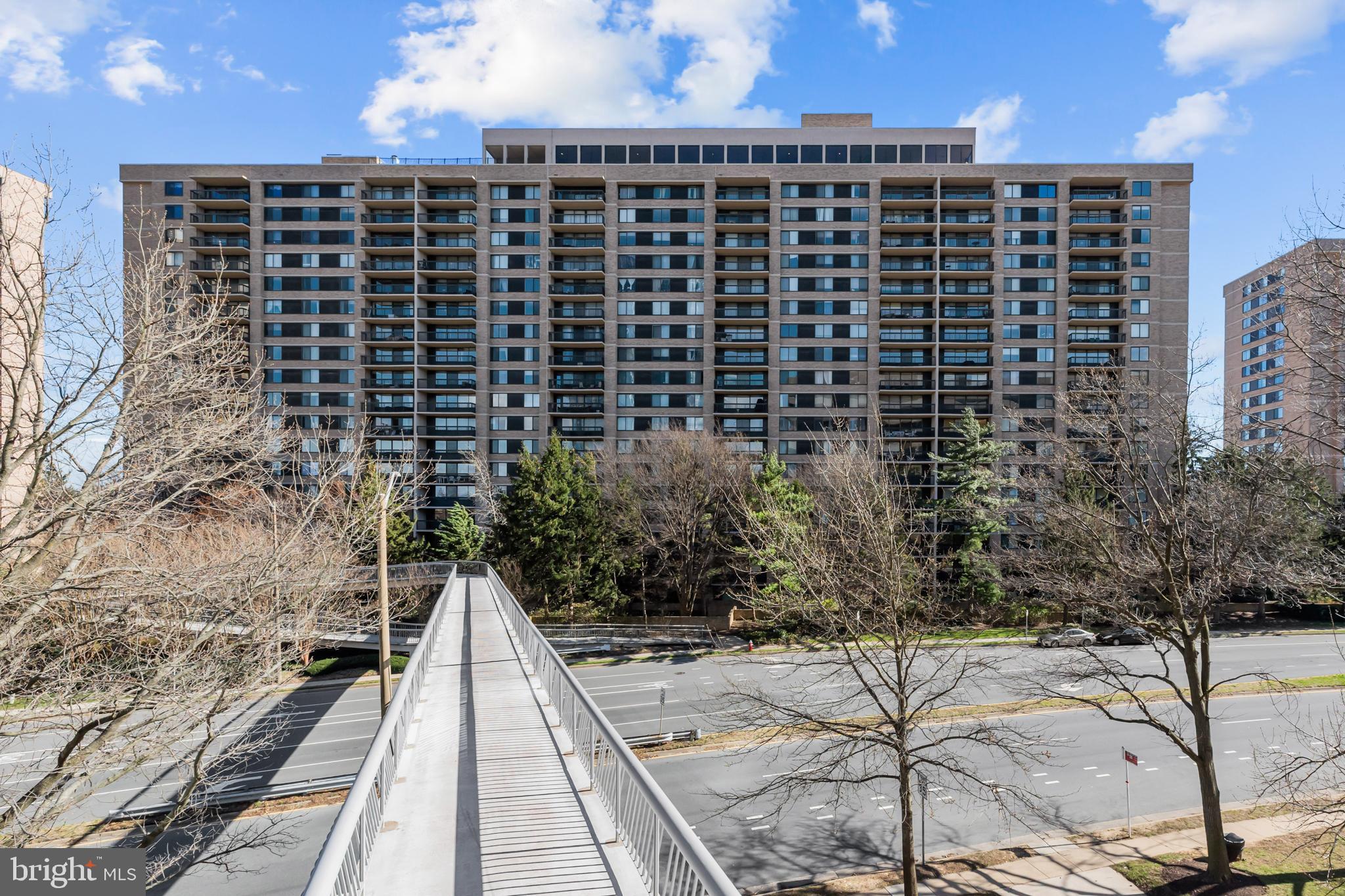 SKYLINE HOUSE - Residential