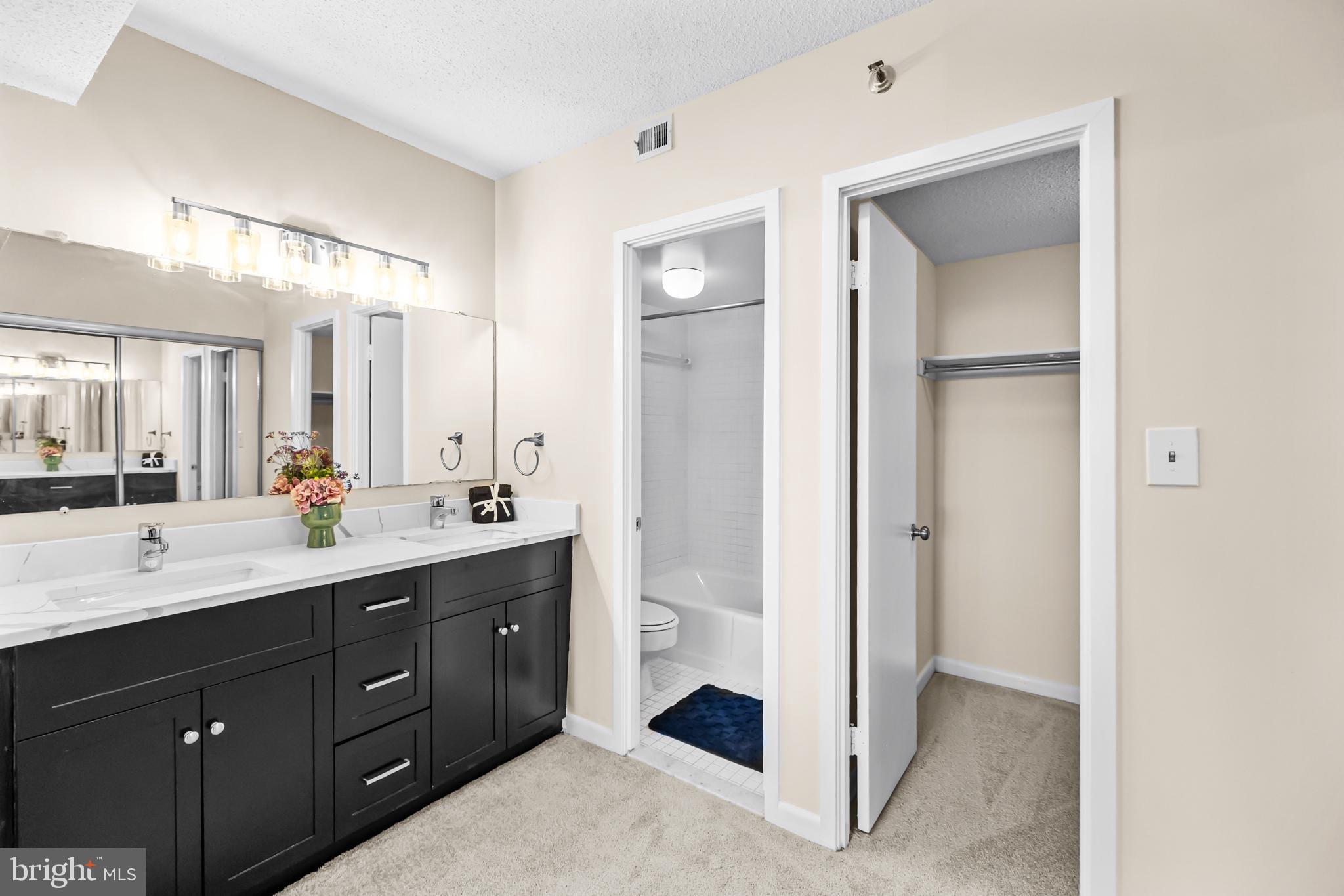 SKYLINE HOUSE - Residential