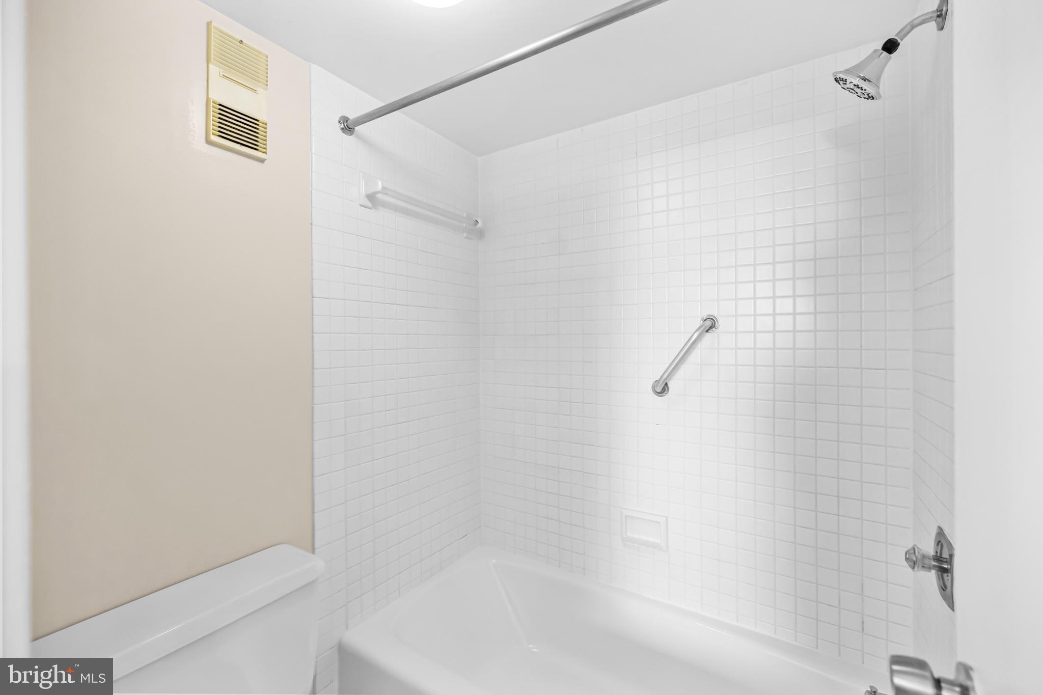 SKYLINE HOUSE - Residential