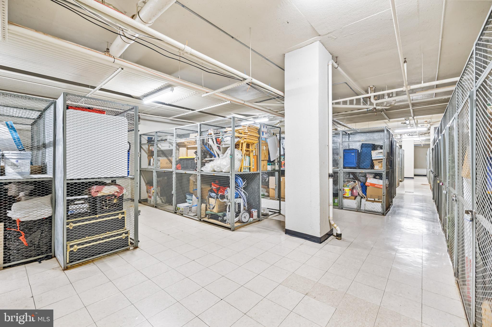 SKYLINE HOUSE - Residential