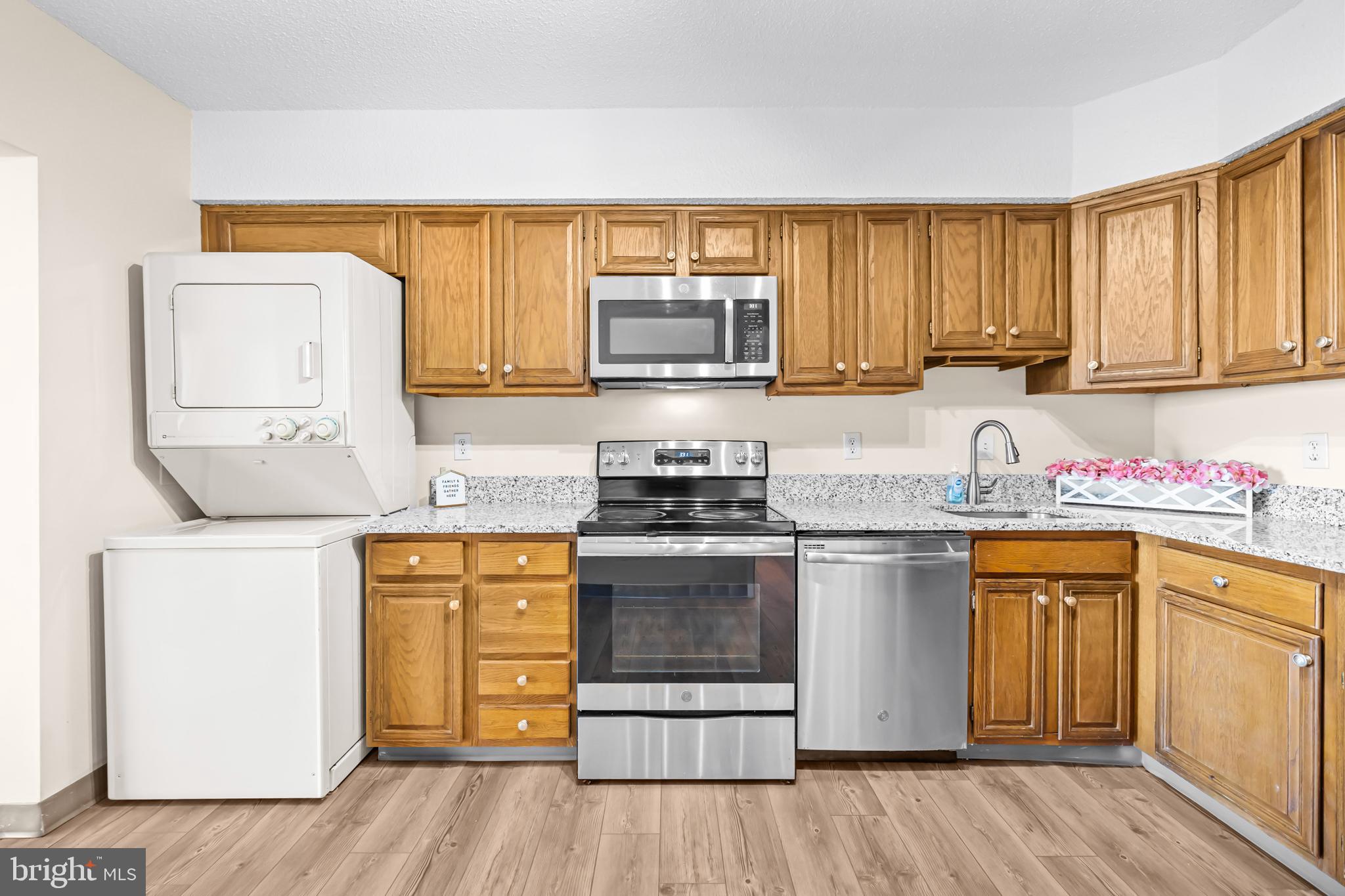 SKYLINE HOUSE - Residential