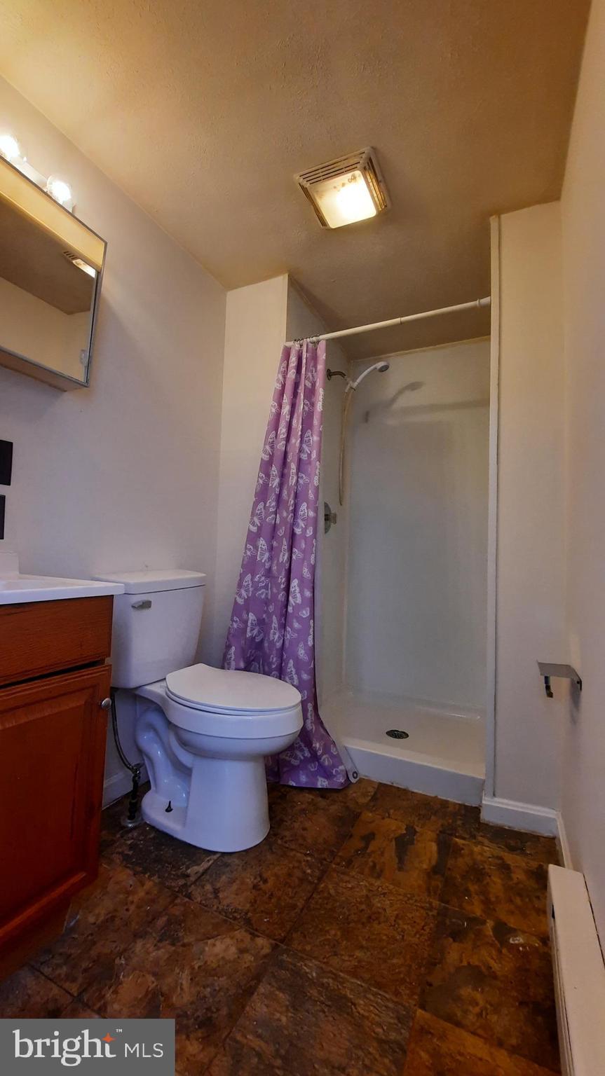 DOWNTOWN FRONT ROYAL - Residential Lease