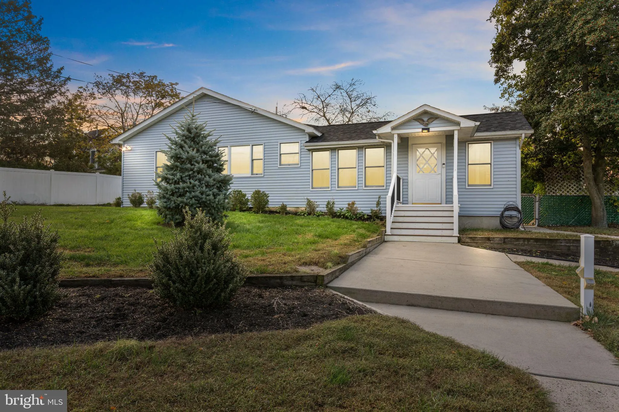 Belmar, New Jersey 07719, United States, 3 Bedrooms Bedrooms, ,2 BathroomsBathrooms,Residential,Active,233846