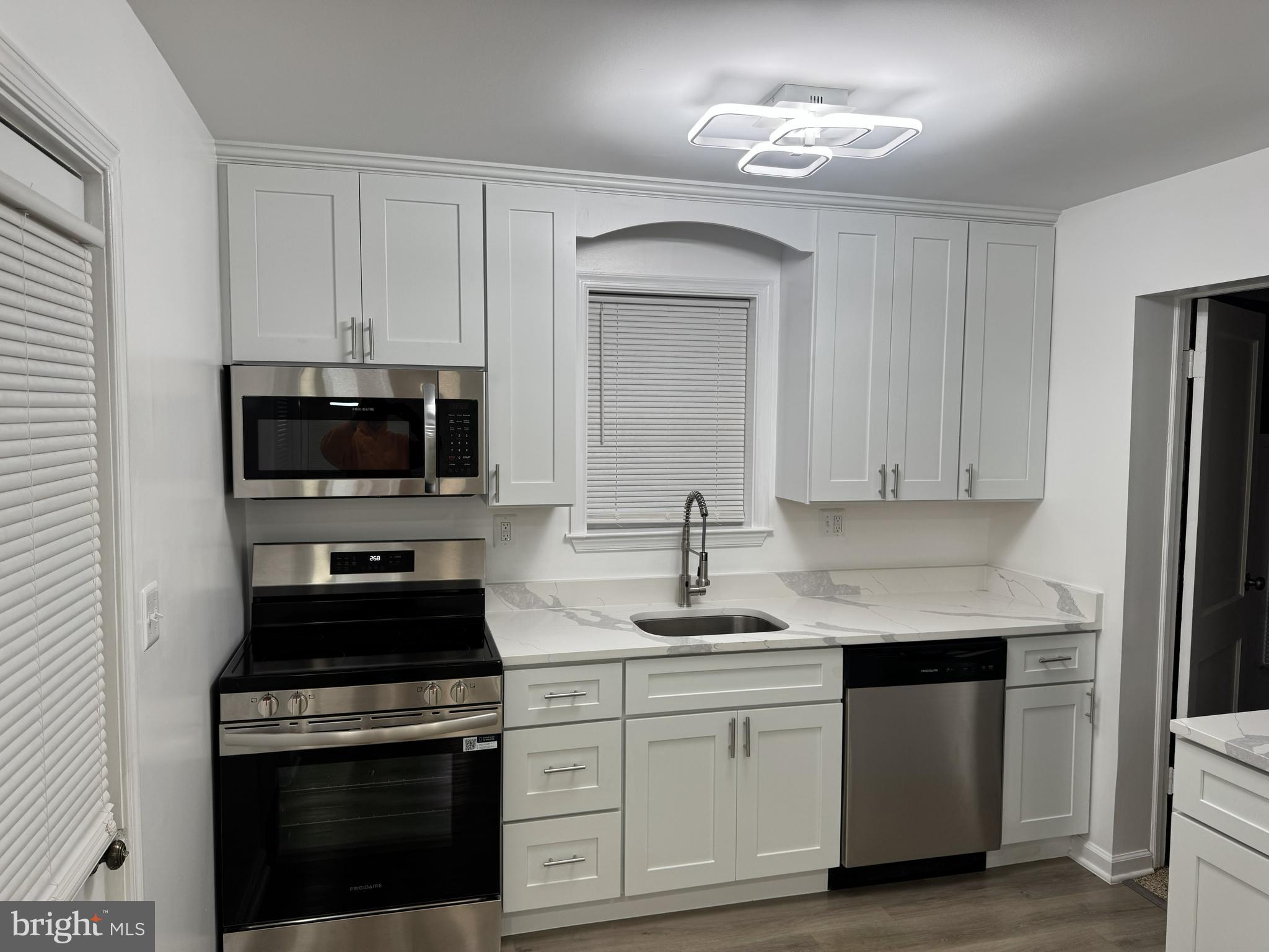 OLE LONGFIELD - Residential