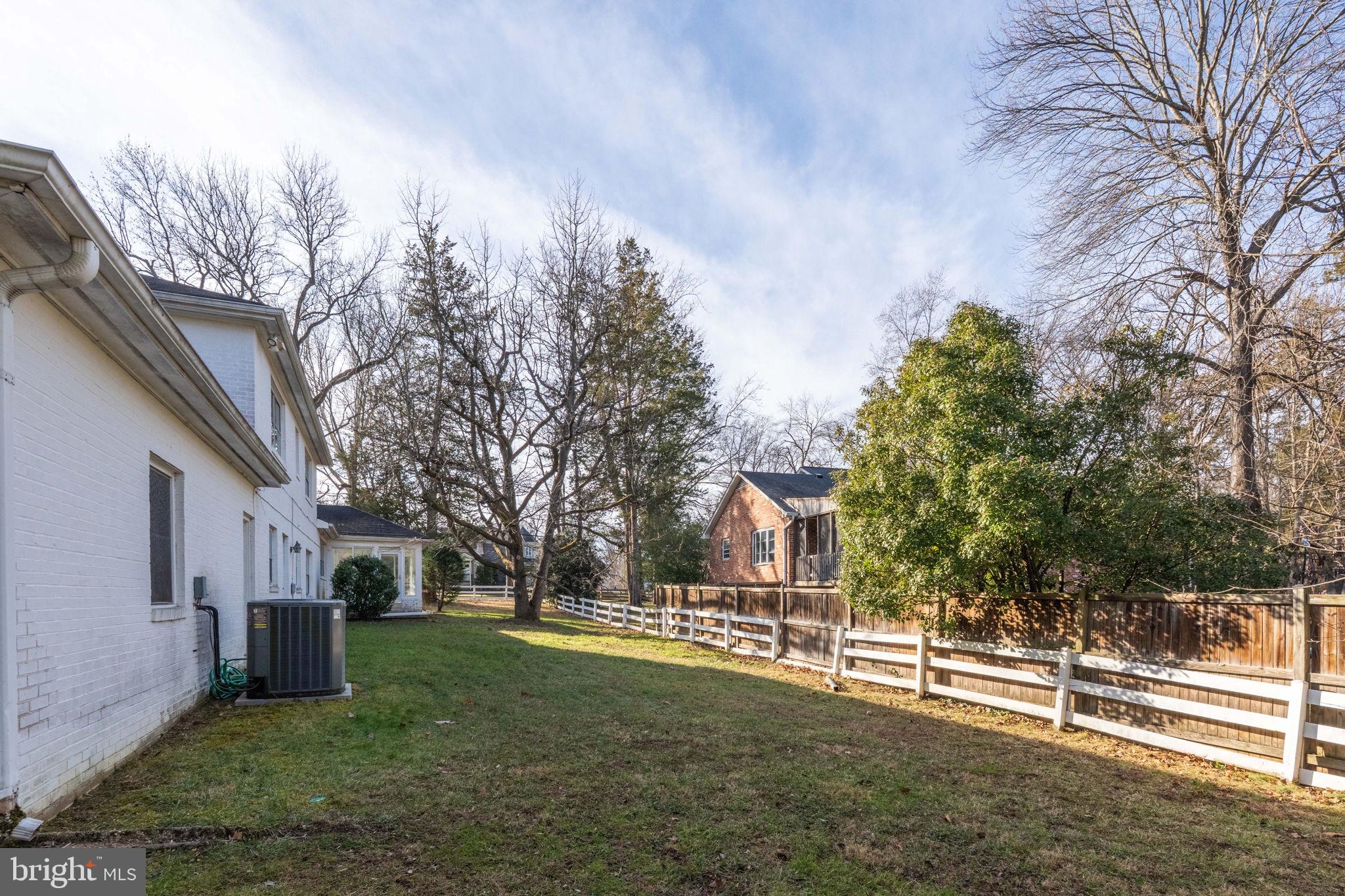 WILTON WOODS - Residential