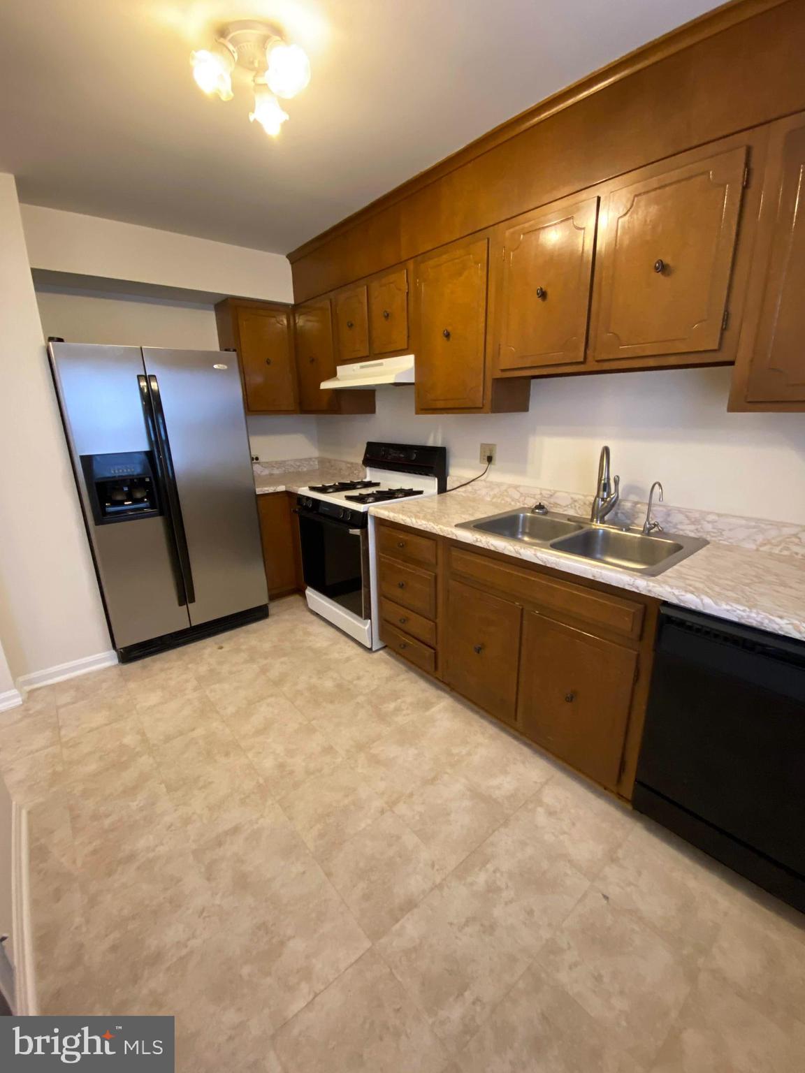 OLDE GREENWICH - Residential Lease