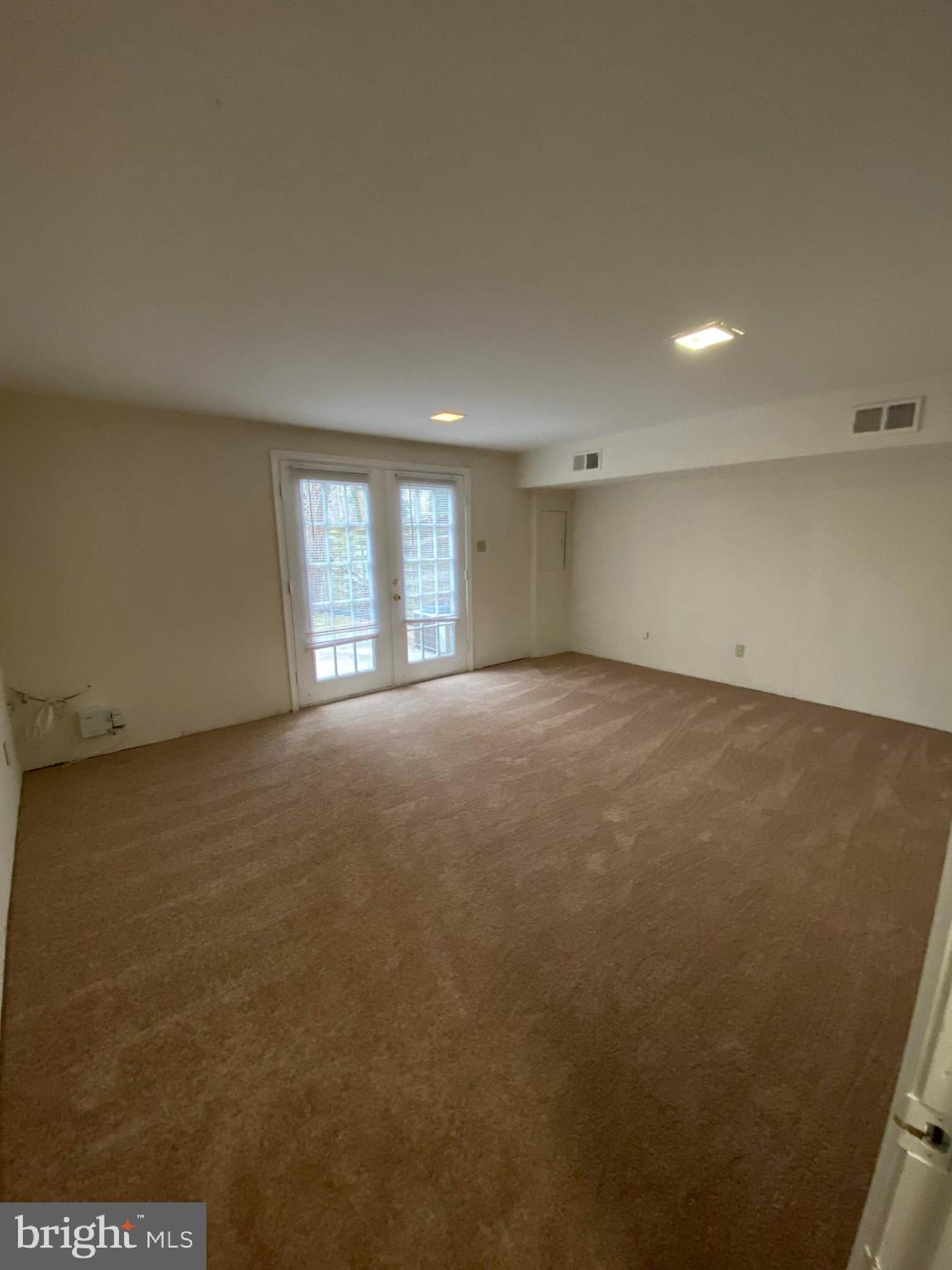 OLDE GREENWICH - Residential Lease