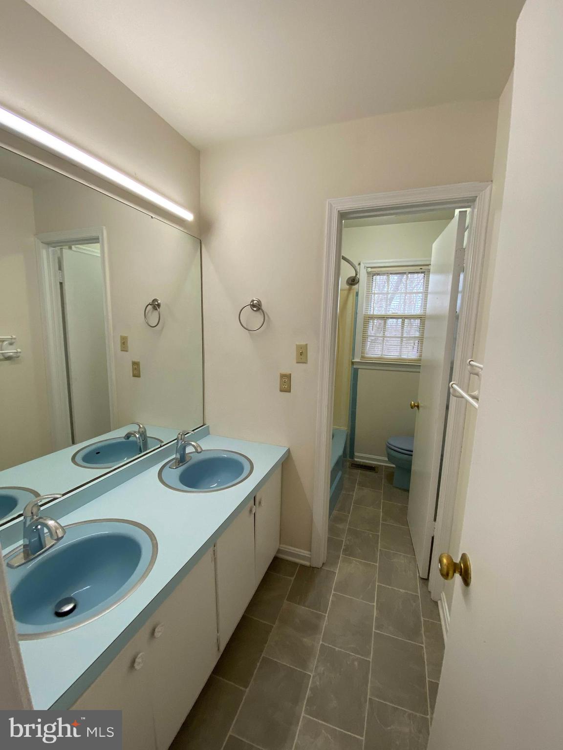 OLDE GREENWICH - Residential Lease