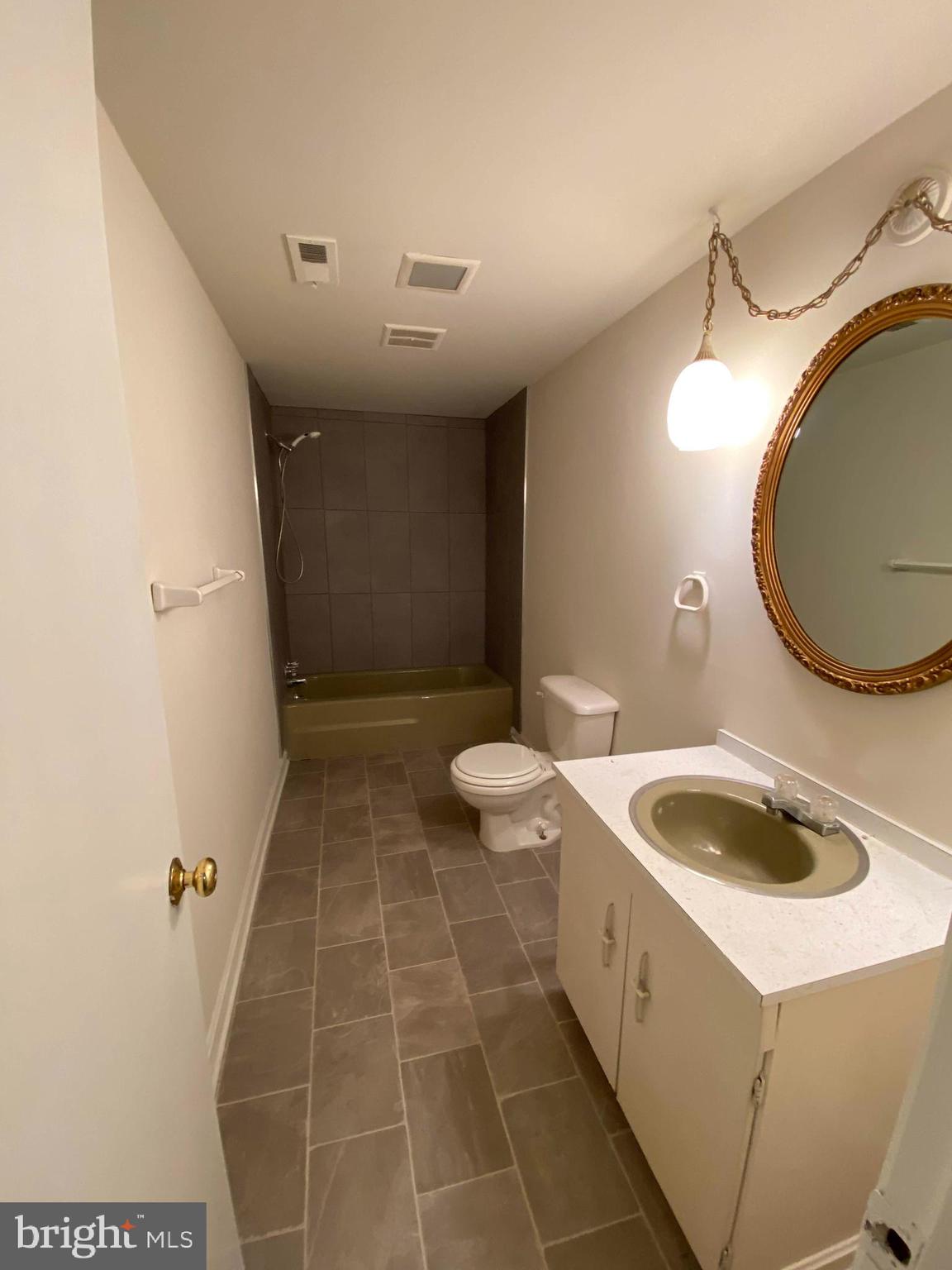 OLDE GREENWICH - Residential Lease