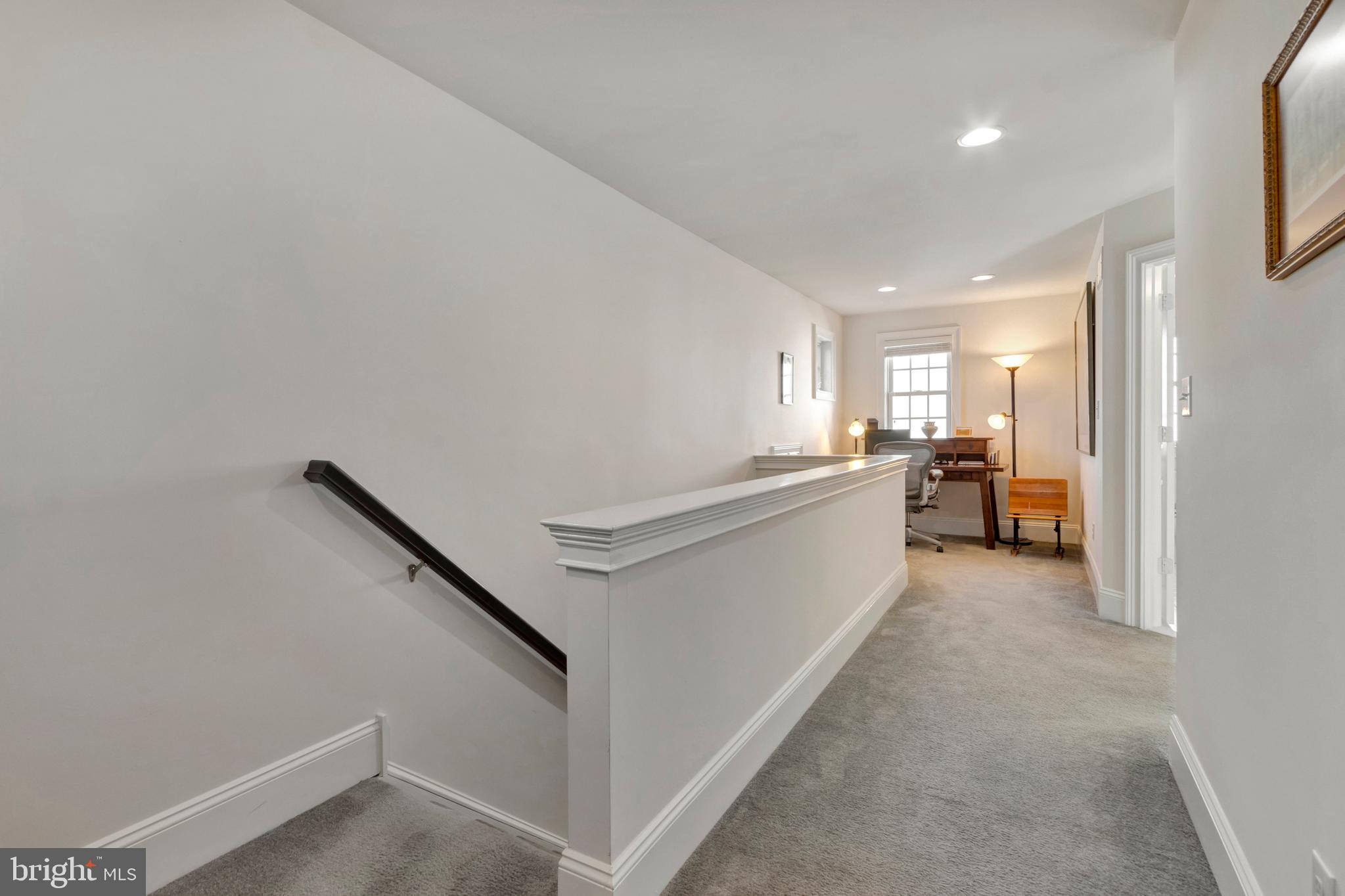 THE SEASONS - Residential