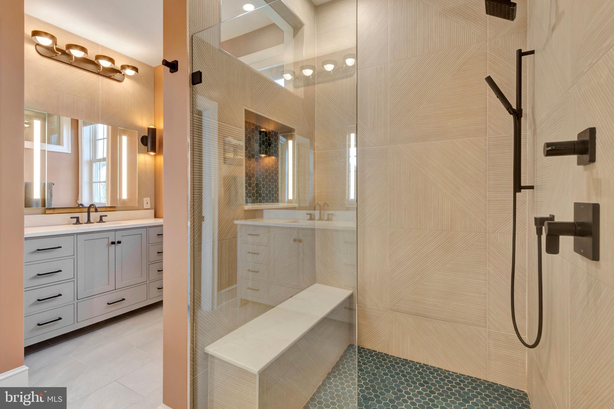 THE SEASONS - Residential