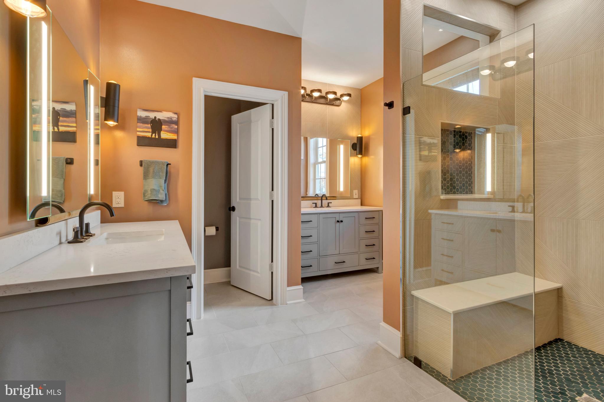 THE SEASONS - Residential