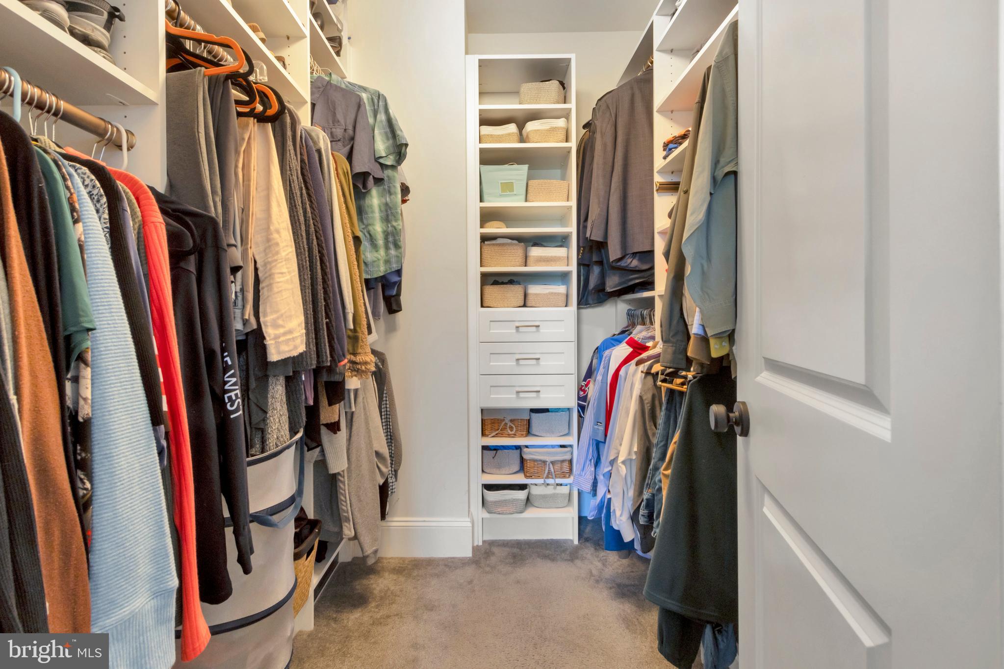 THE SEASONS - Residential