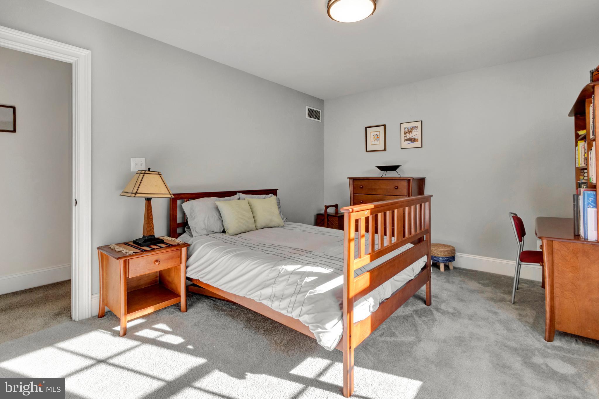 THE SEASONS - Residential