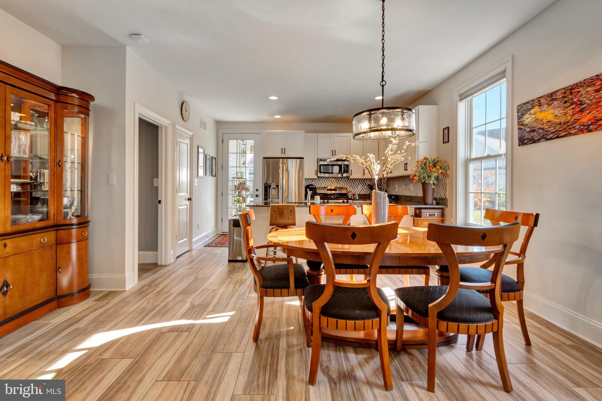 THE SEASONS - Residential