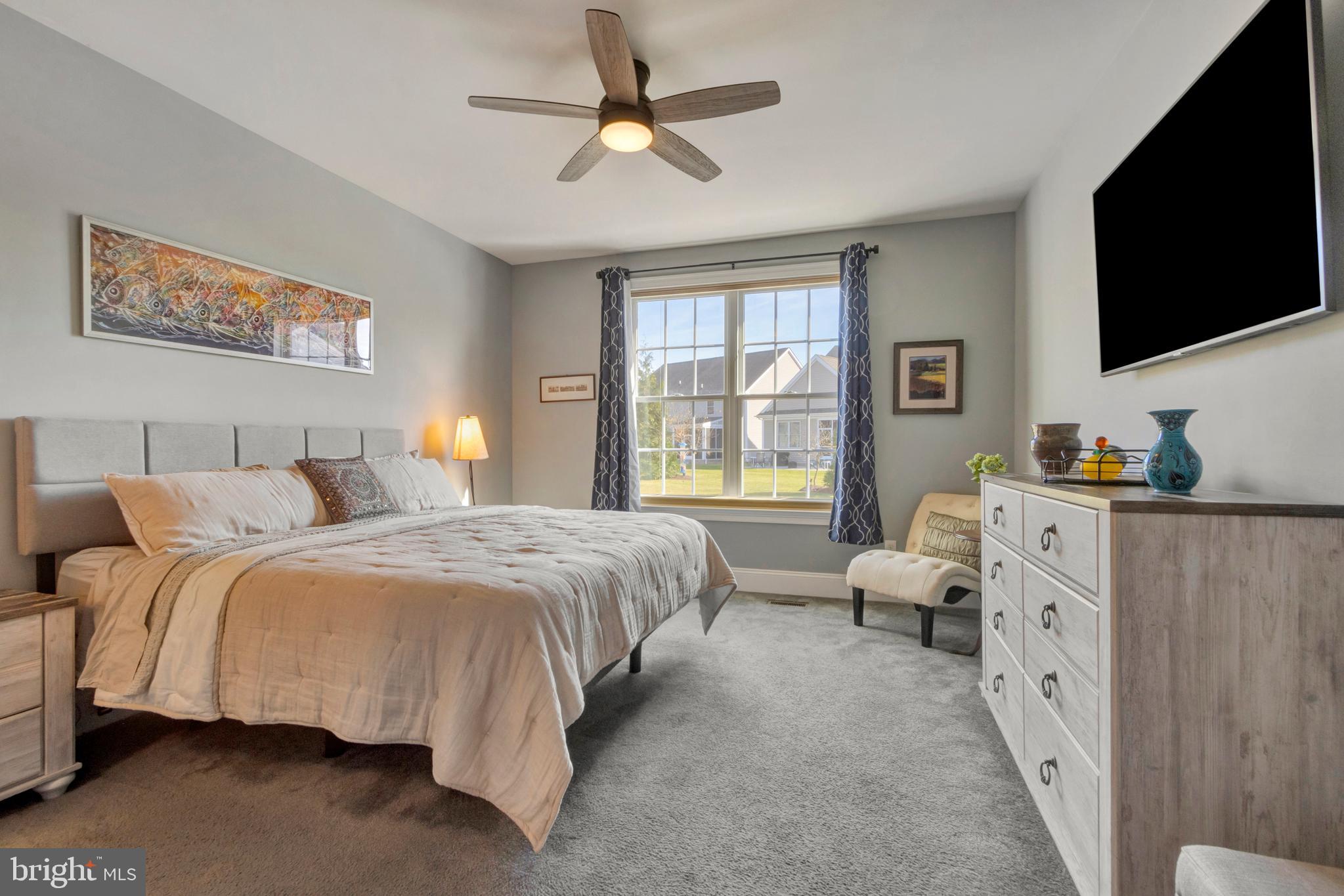 THE SEASONS - Residential