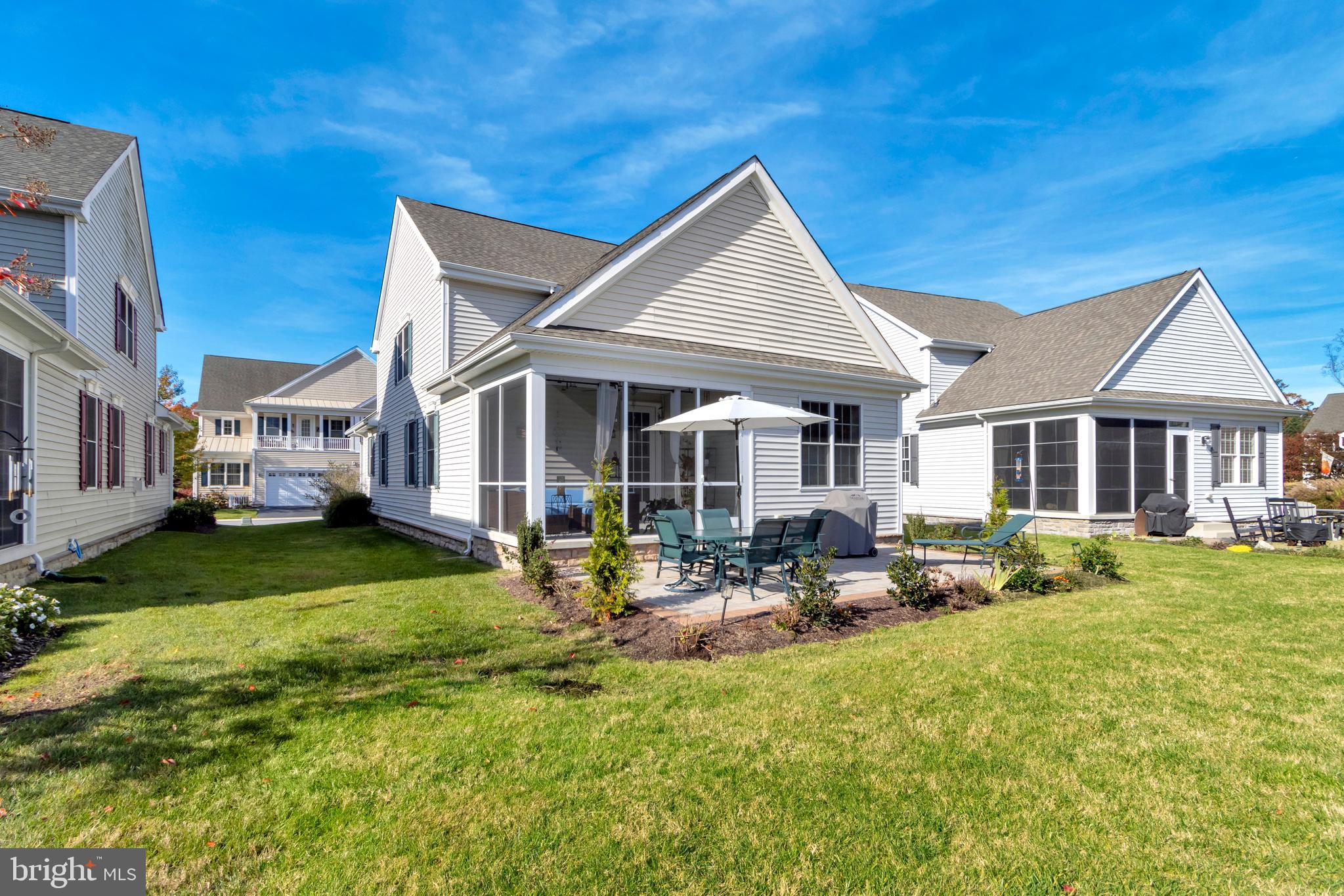 THE SEASONS - Residential