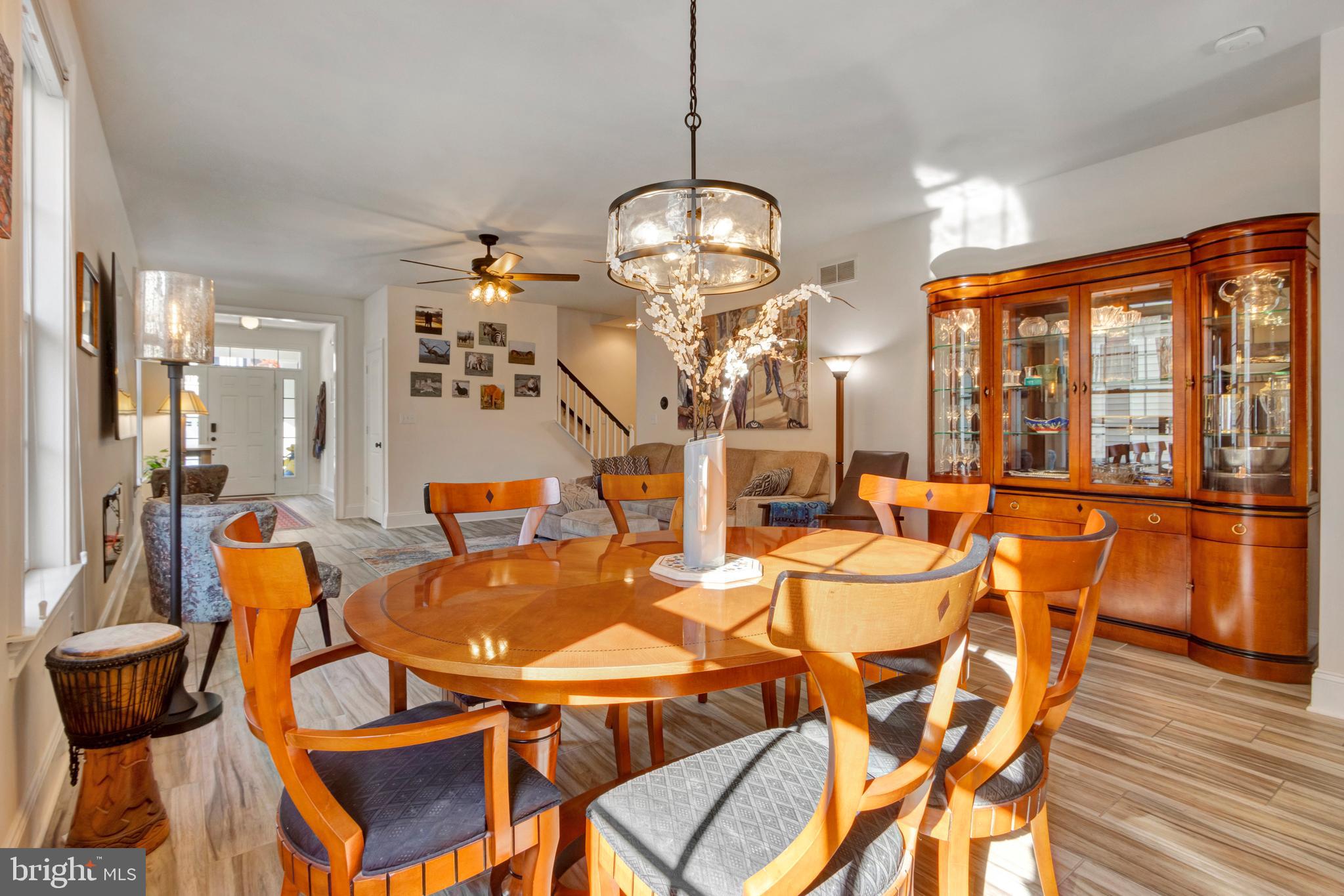 THE SEASONS - Residential