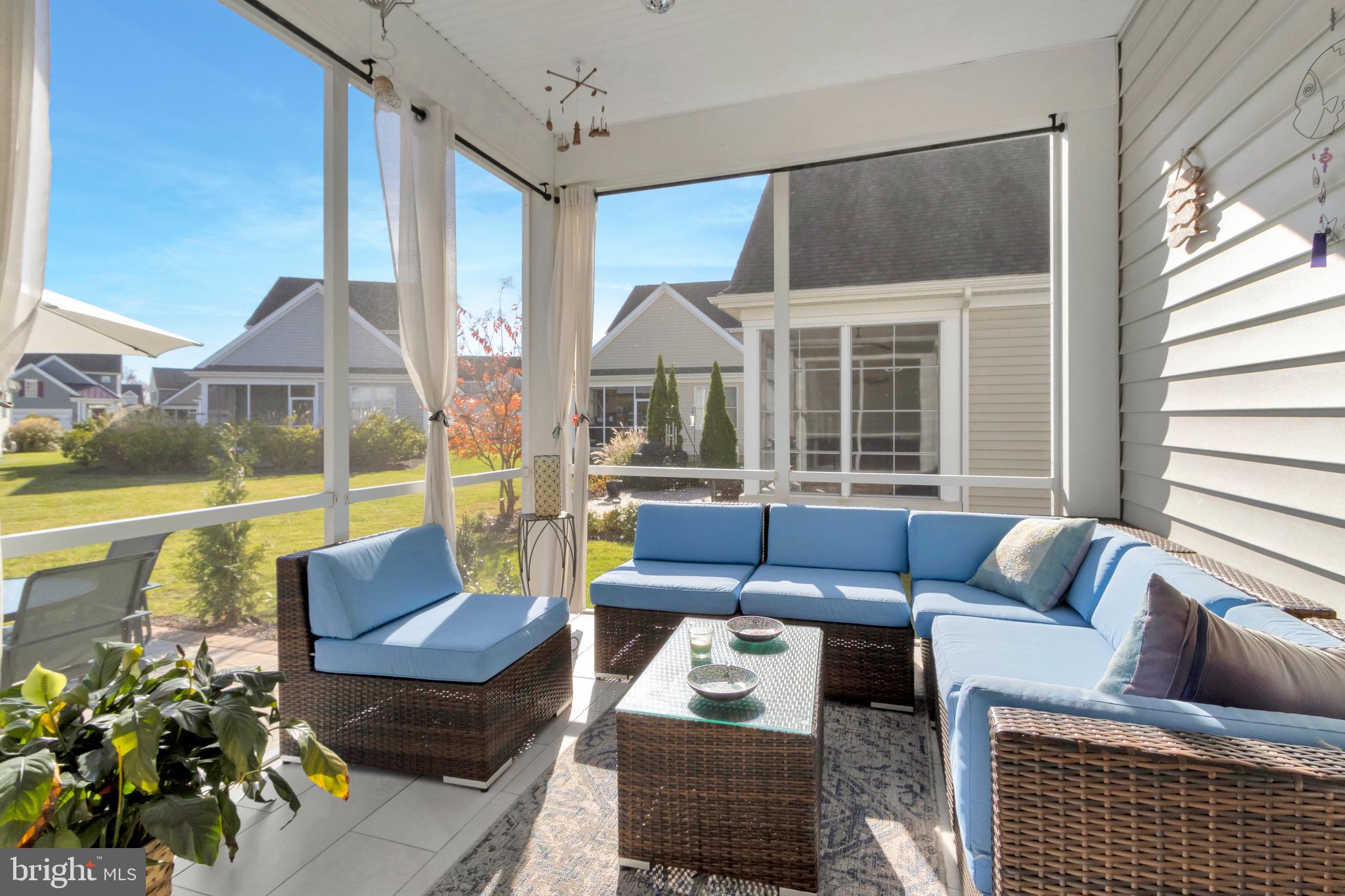 THE SEASONS - Residential