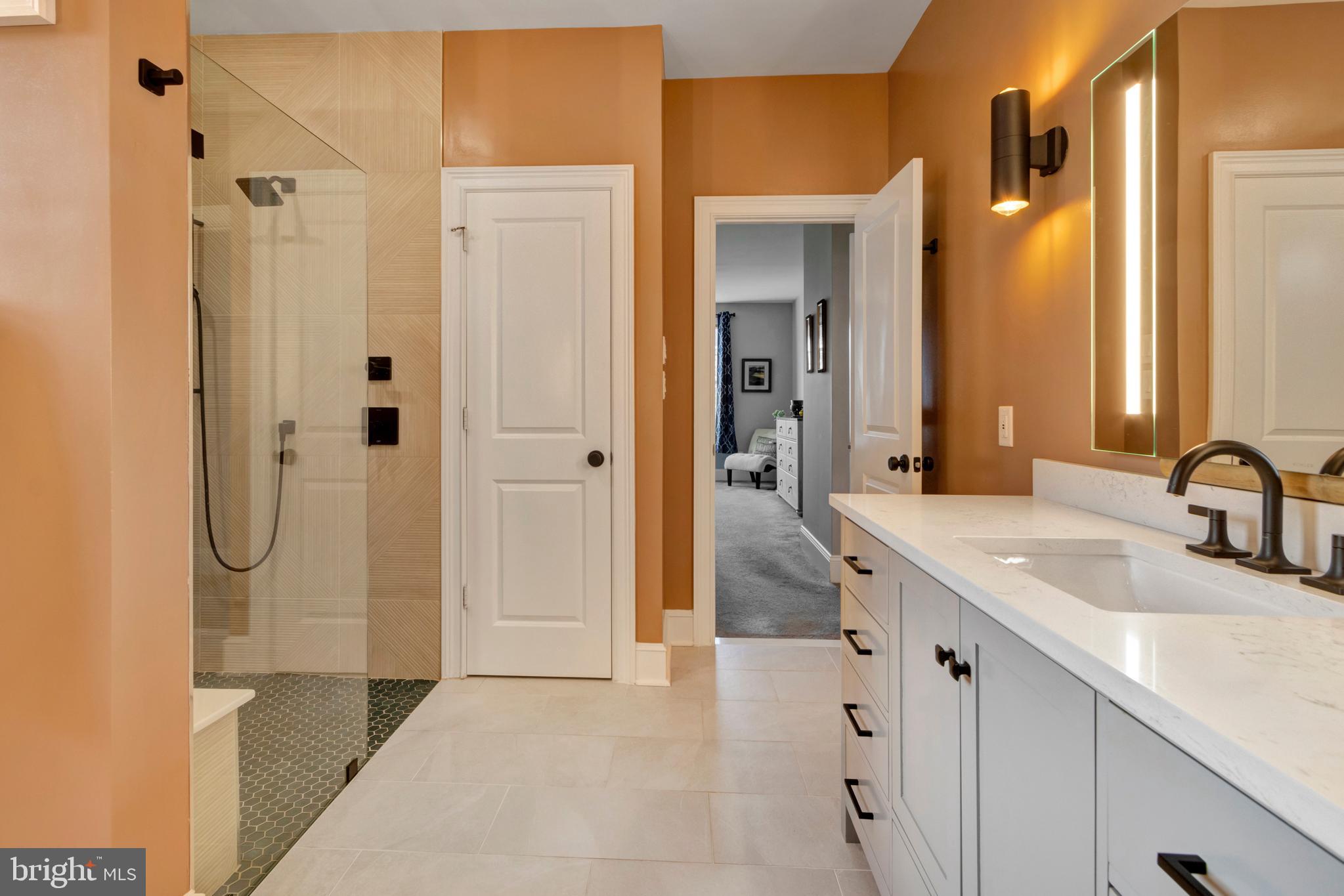 THE SEASONS - Residential